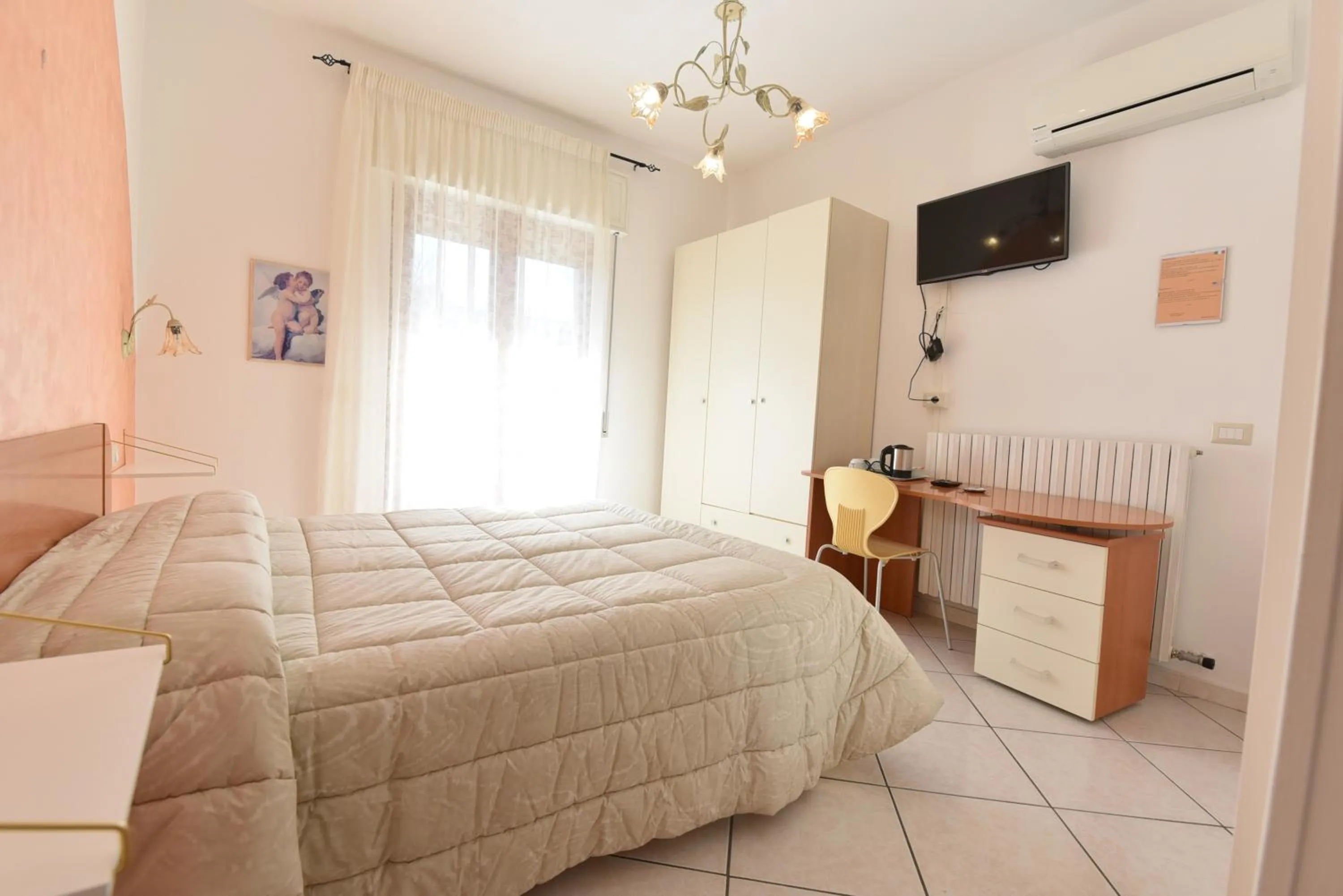 Bedroom, Bed in Haidi House