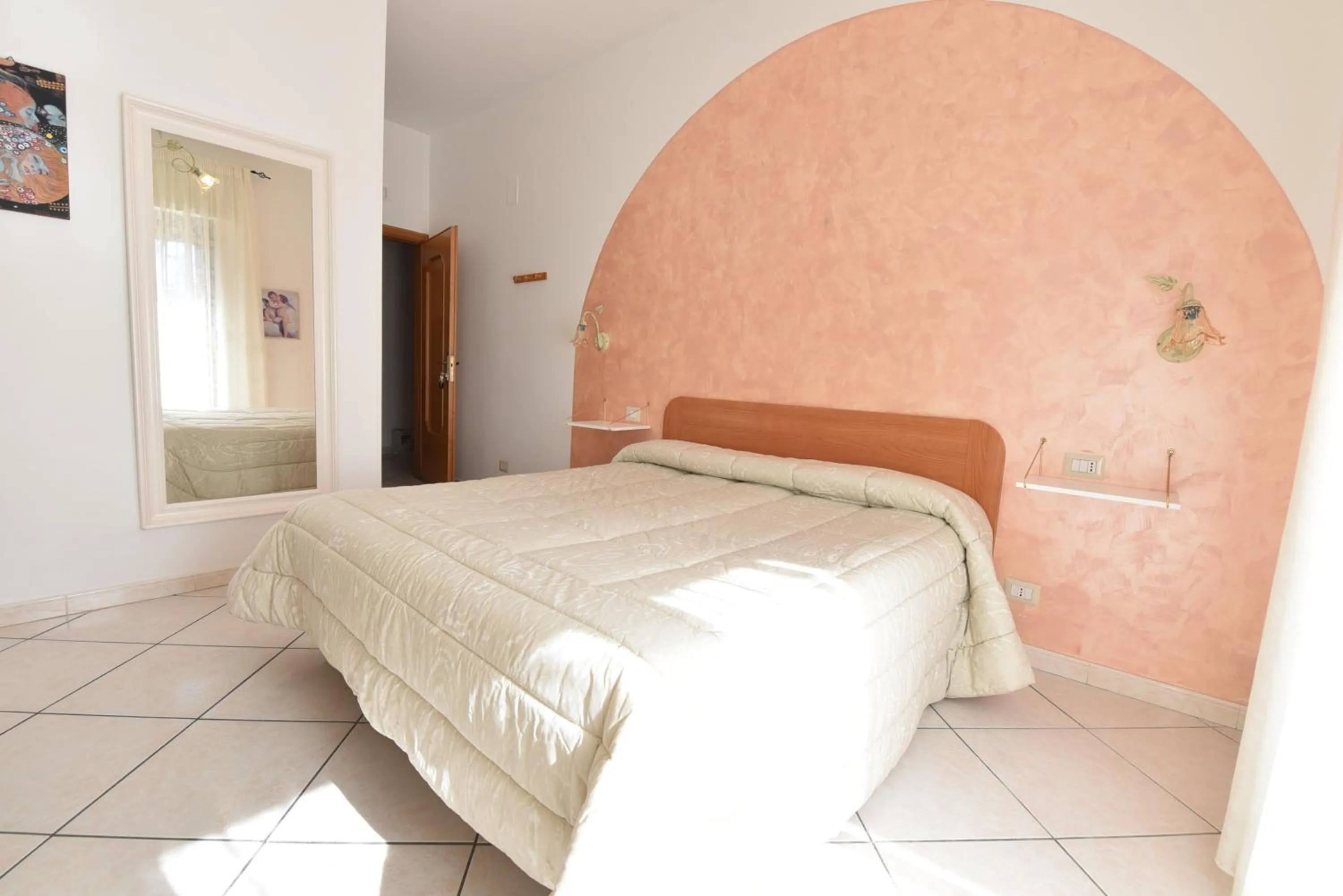 Bedroom, Bed in Haidi House