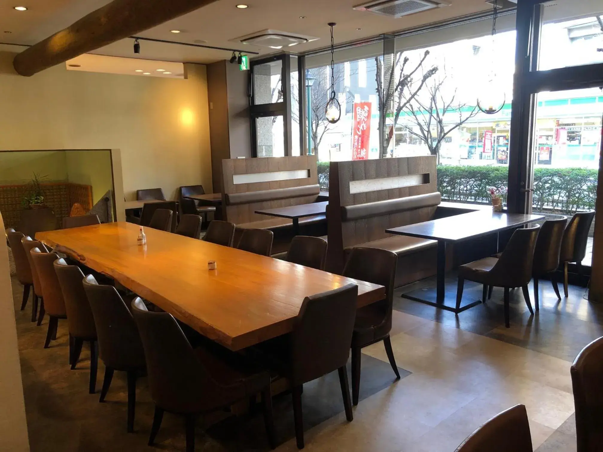 Restaurant/places to eat in Sky Hotel Restaurant/places to eat in Sky Hotel