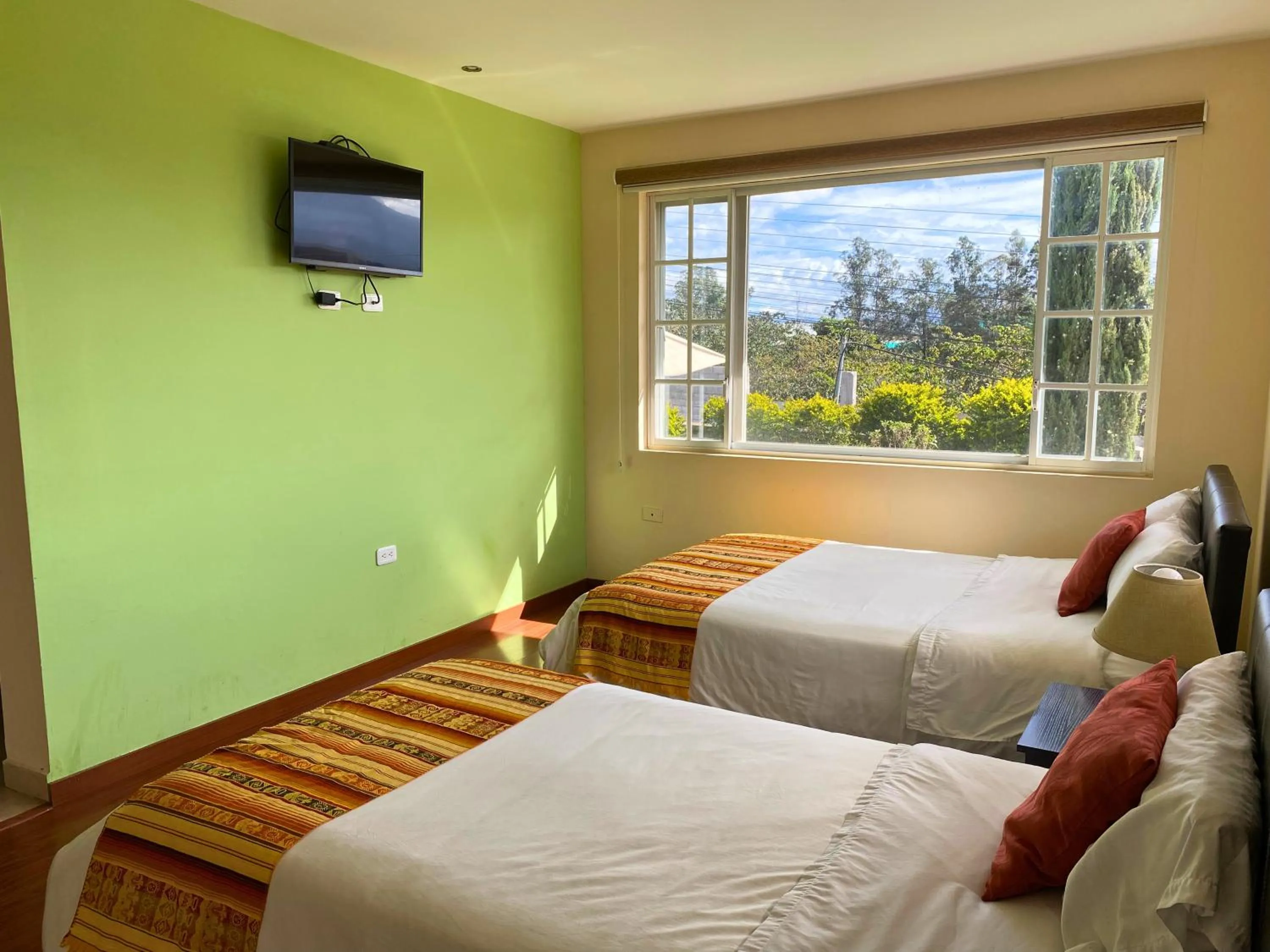 TV and multimedia, Bed in Las Hortensia's Casa De Huespedes