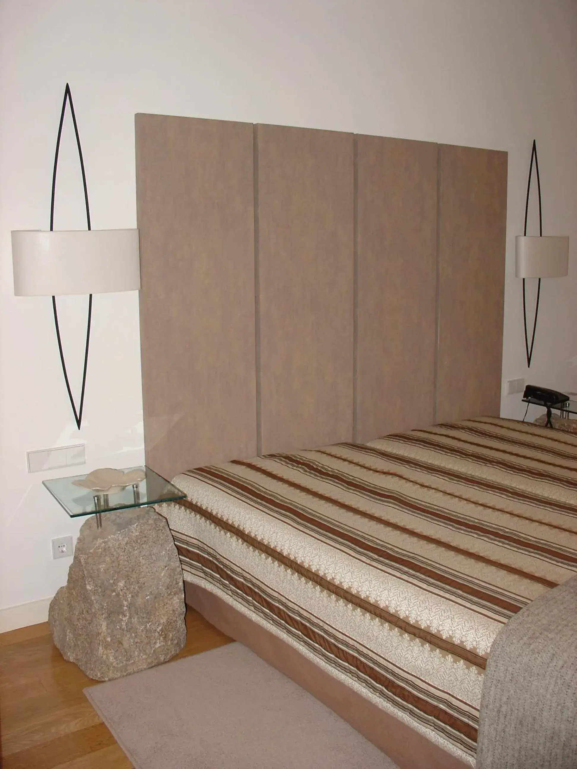 Twin Room - single occupancy - Garden Wing in Hotel Convento dos Capuchos Twin Room - single occupancy - Garden Wing in Hotel Convento dos Capuchos