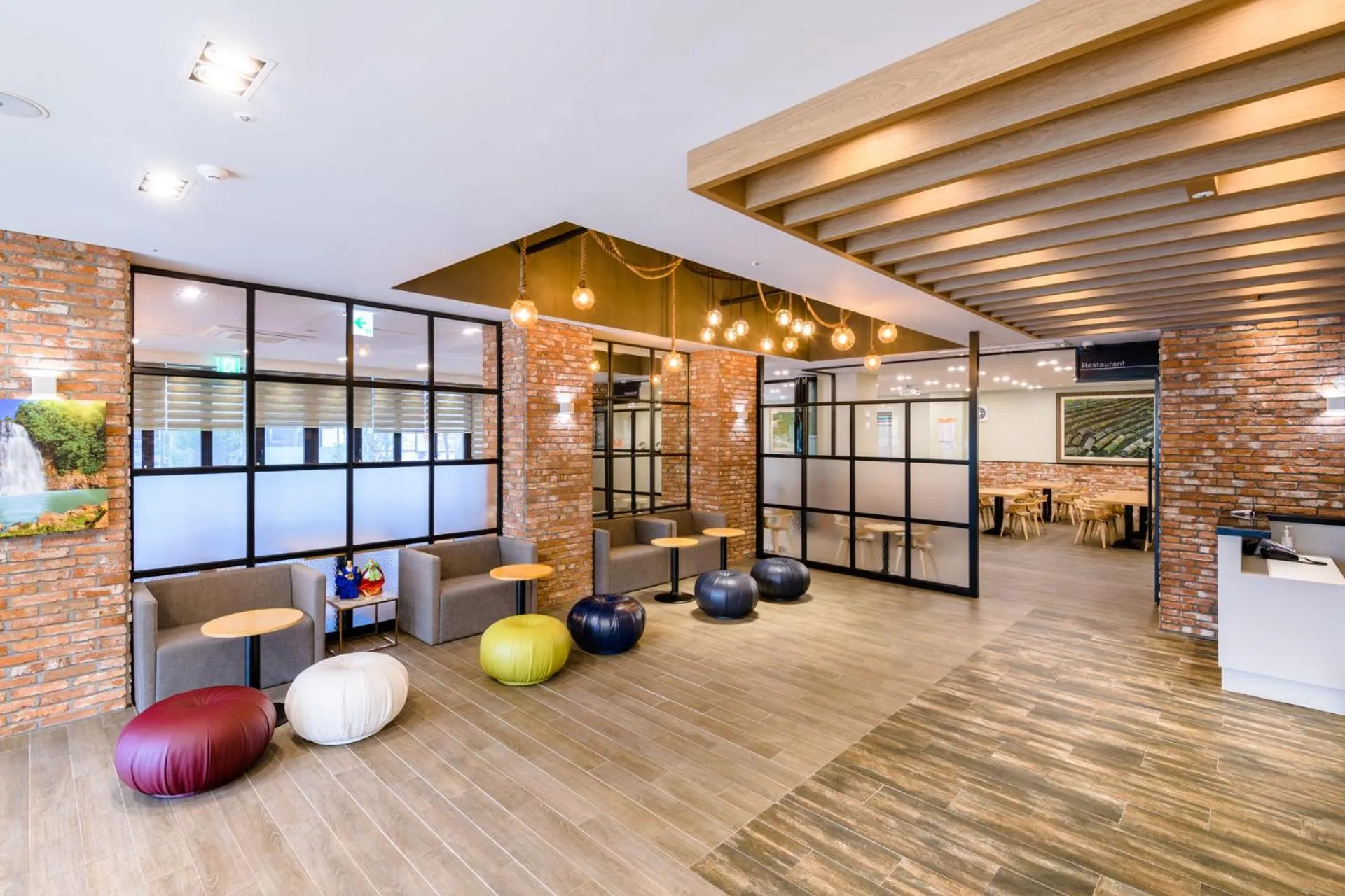 Lobby or reception in Shin Shin Hotel Cheonjiyeon