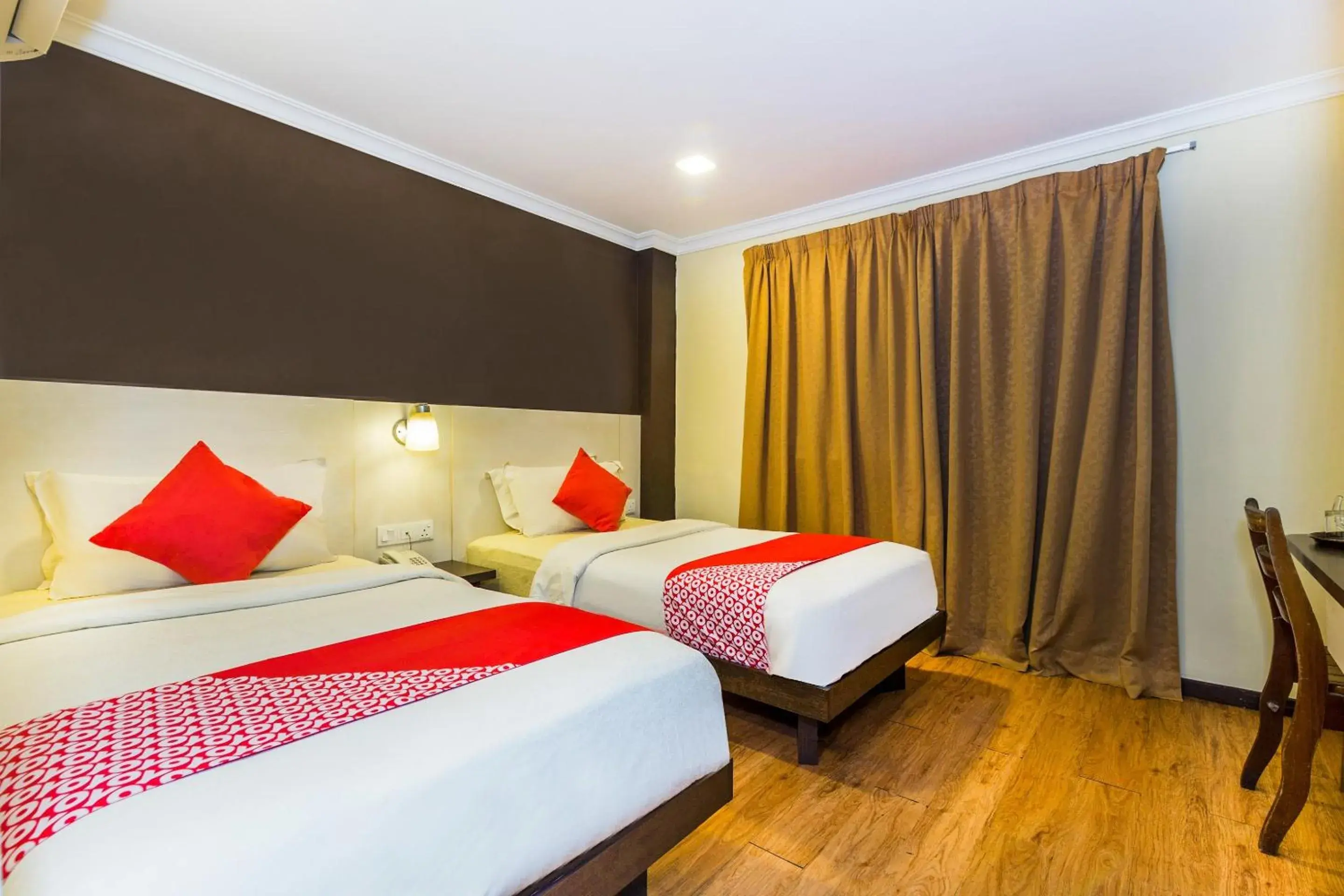 Bedroom, Bed in OYO 431 Hotel De Grand Orchard