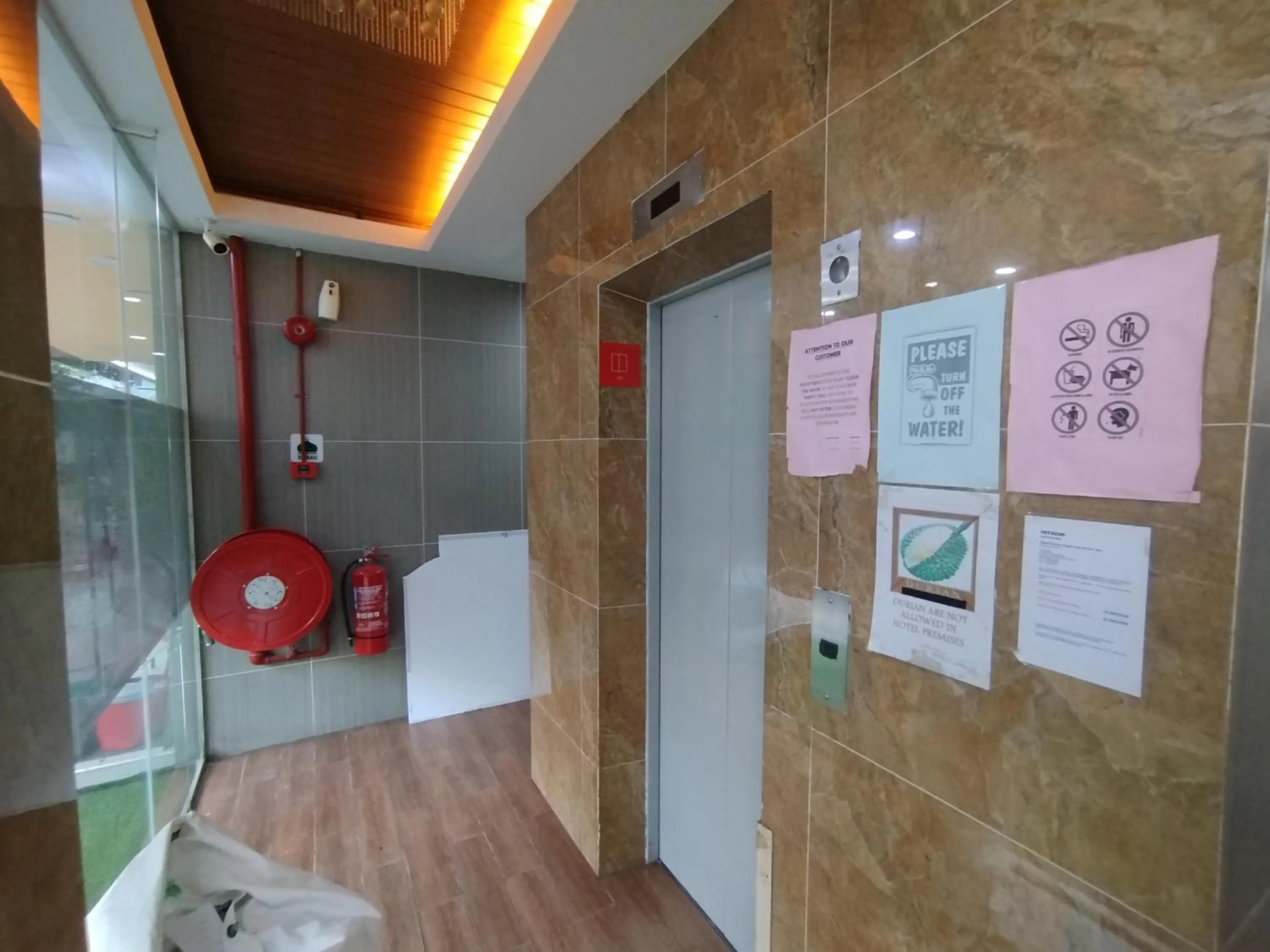 elevator in Hotel De Grand Orchard