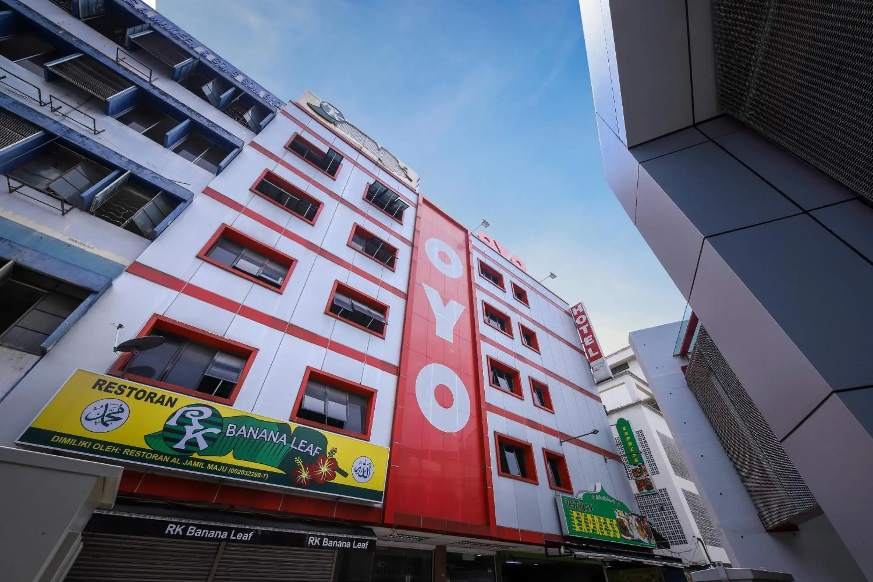 Facade/entrance, Property Building in OYO 431 Hotel De Grand Orchard