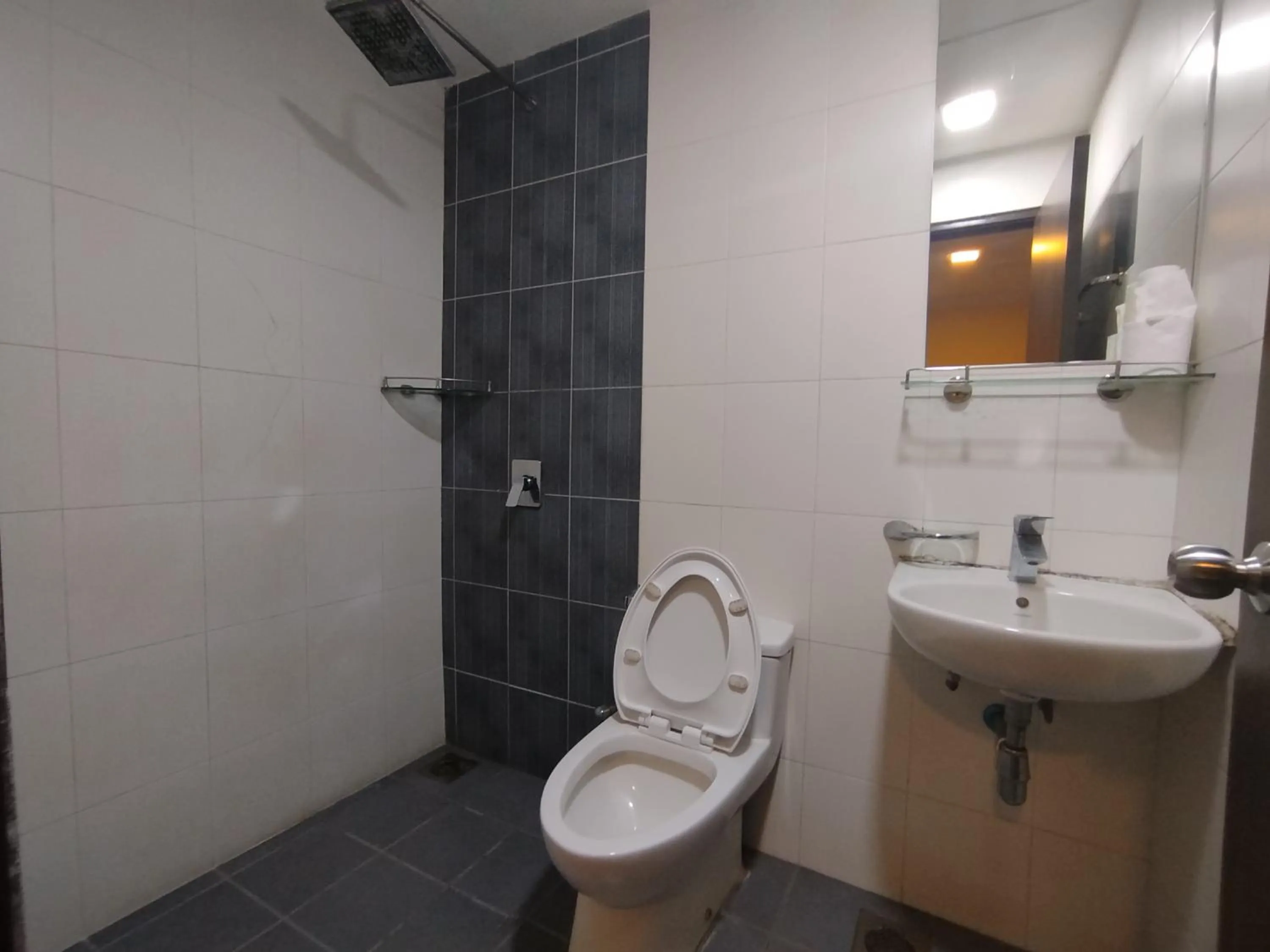 Shower in Hotel De Grand Orchard