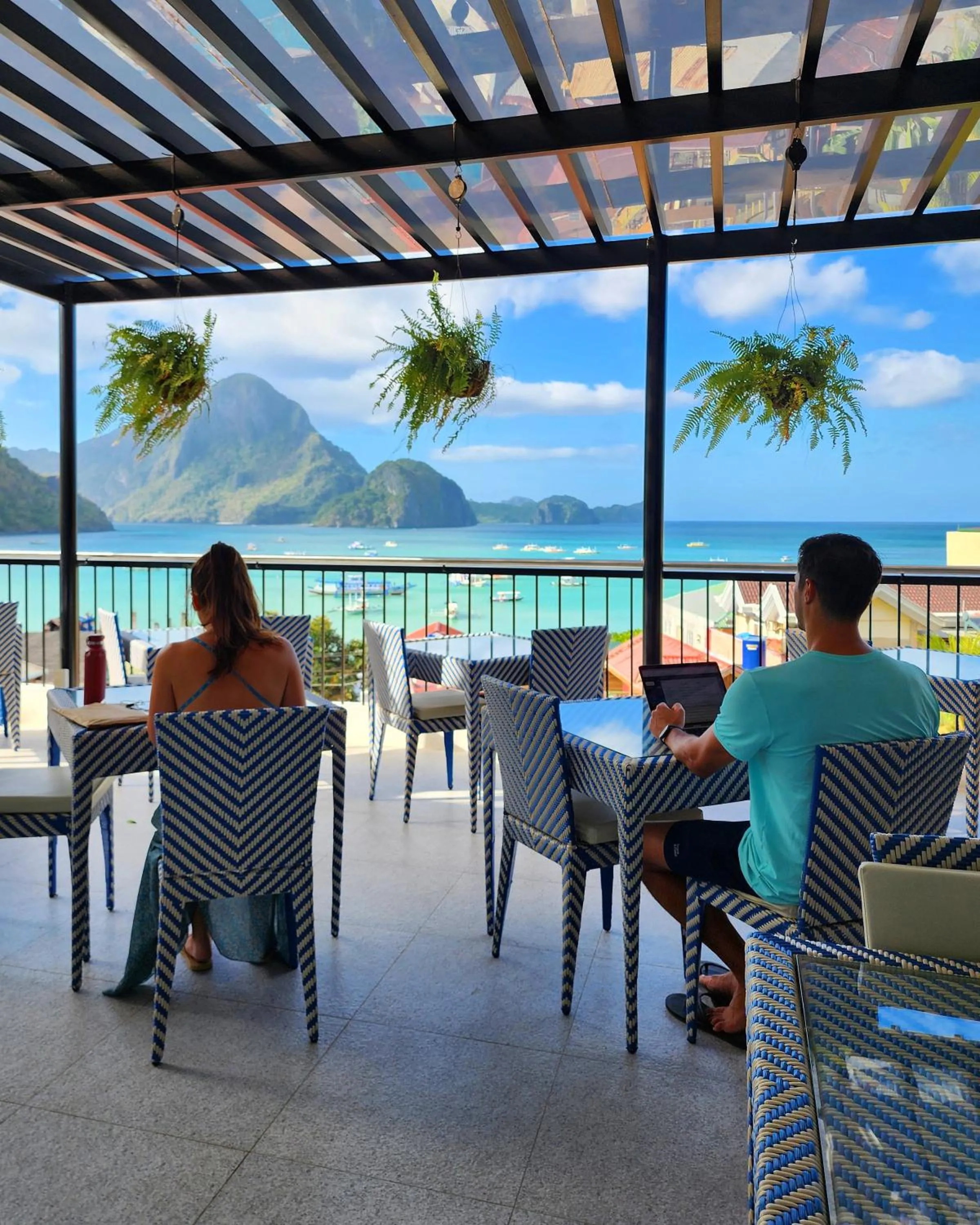 Restaurant/places to eat in Sea Cocoon Hotel