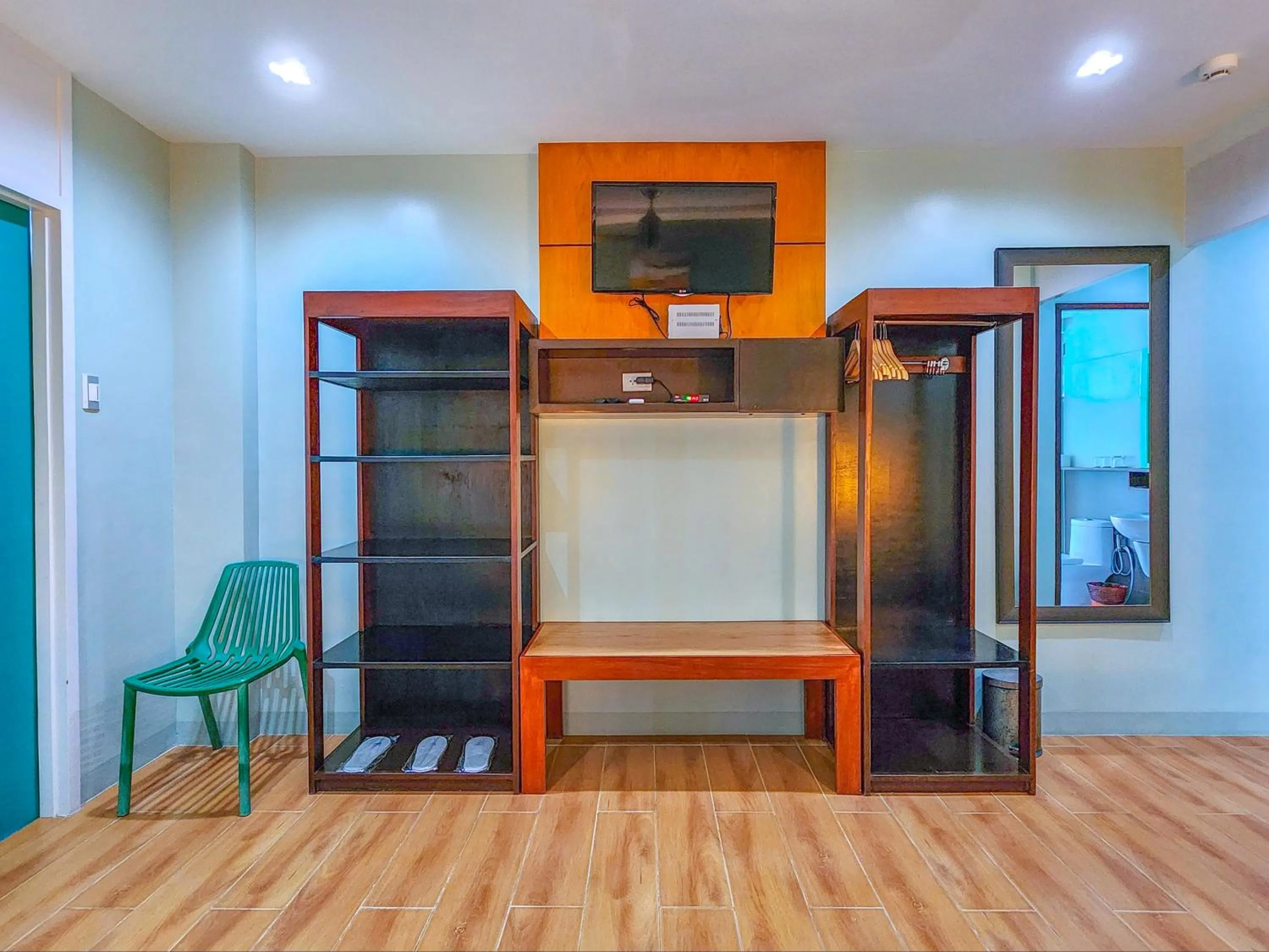 TV and multimedia in Sea Cocoon Hotel