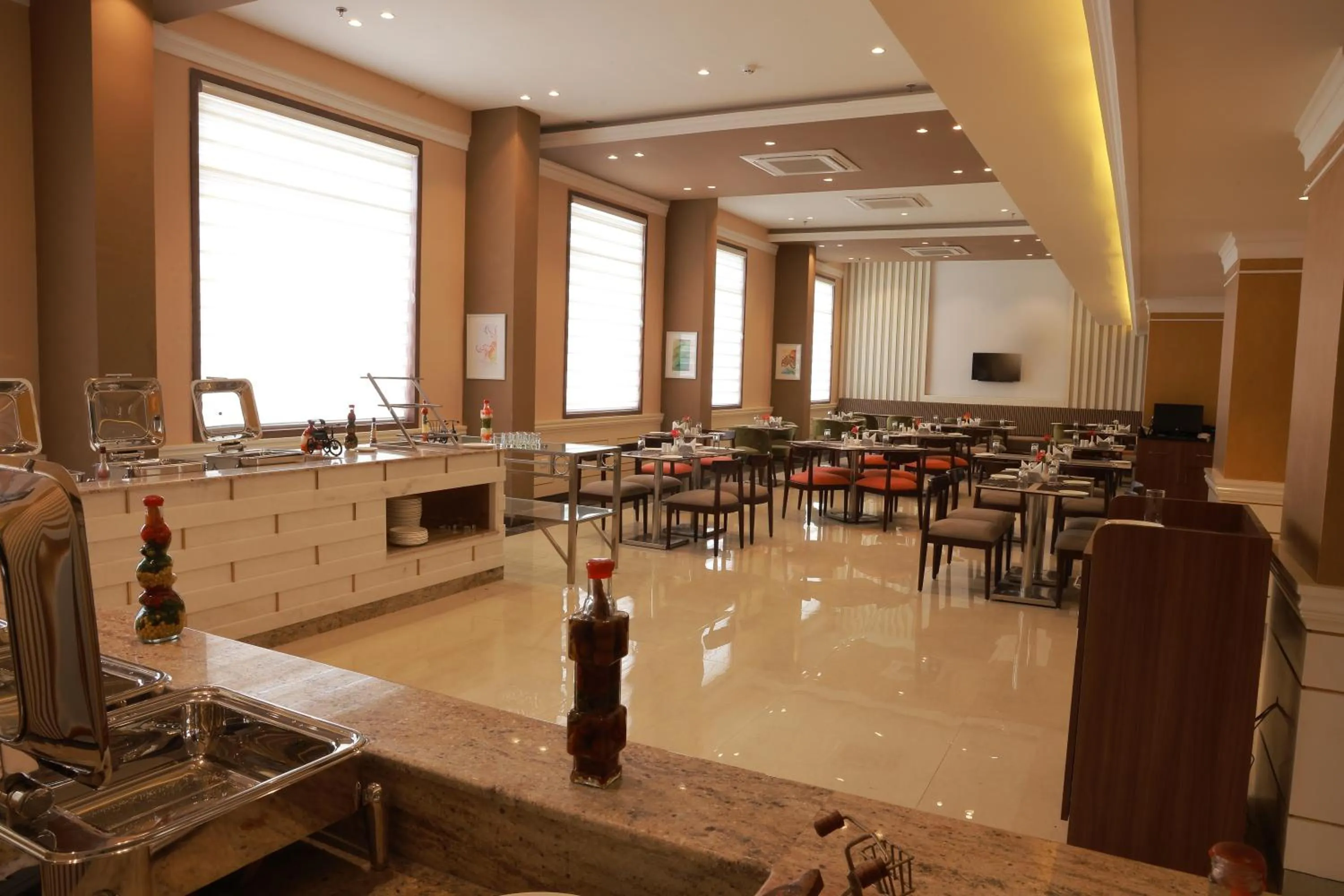 Restaurant/places to eat in Starlit Suites Tirupati