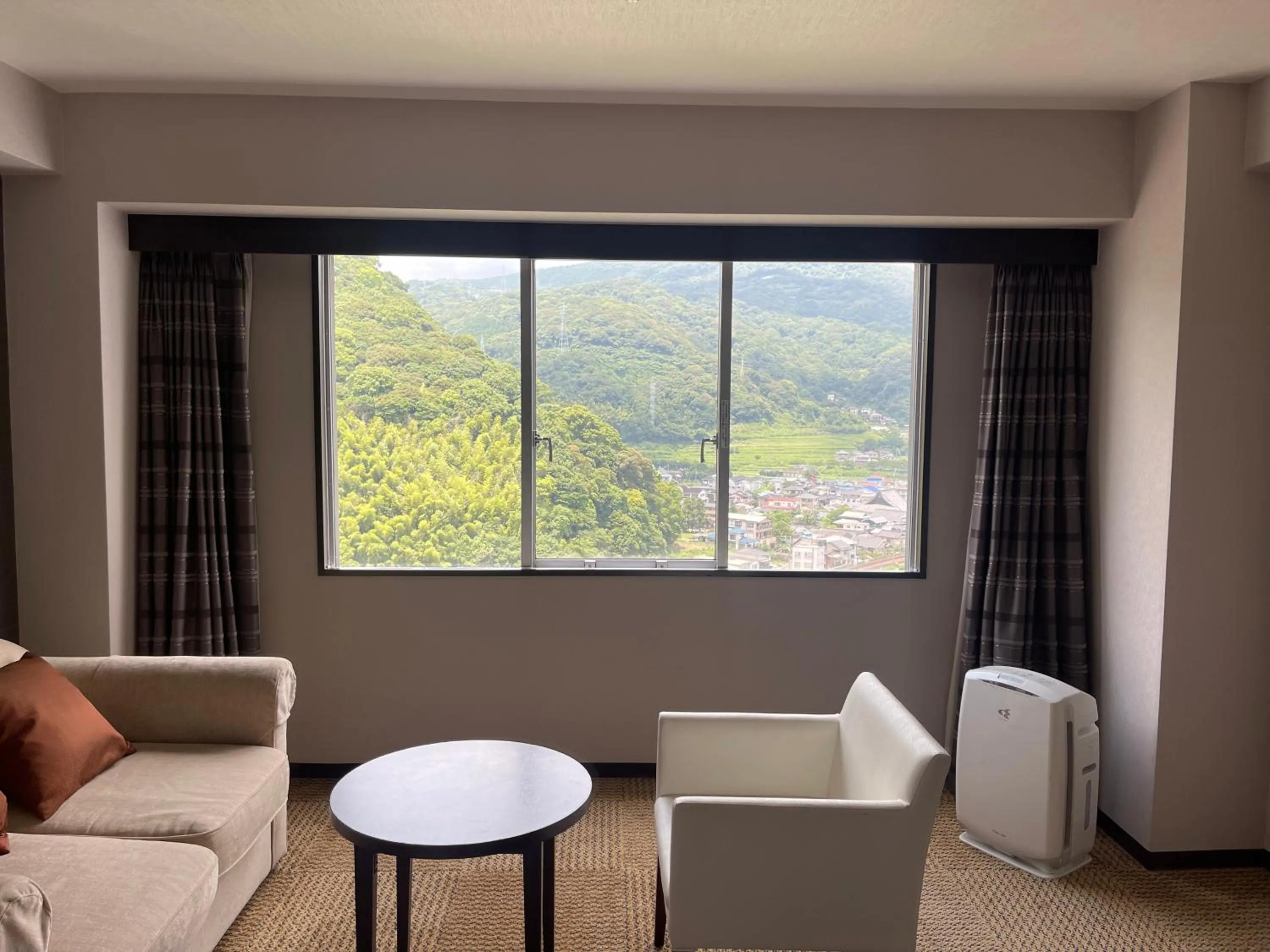 Mountain view, Seating Area in Beppuwan Royal Hotel