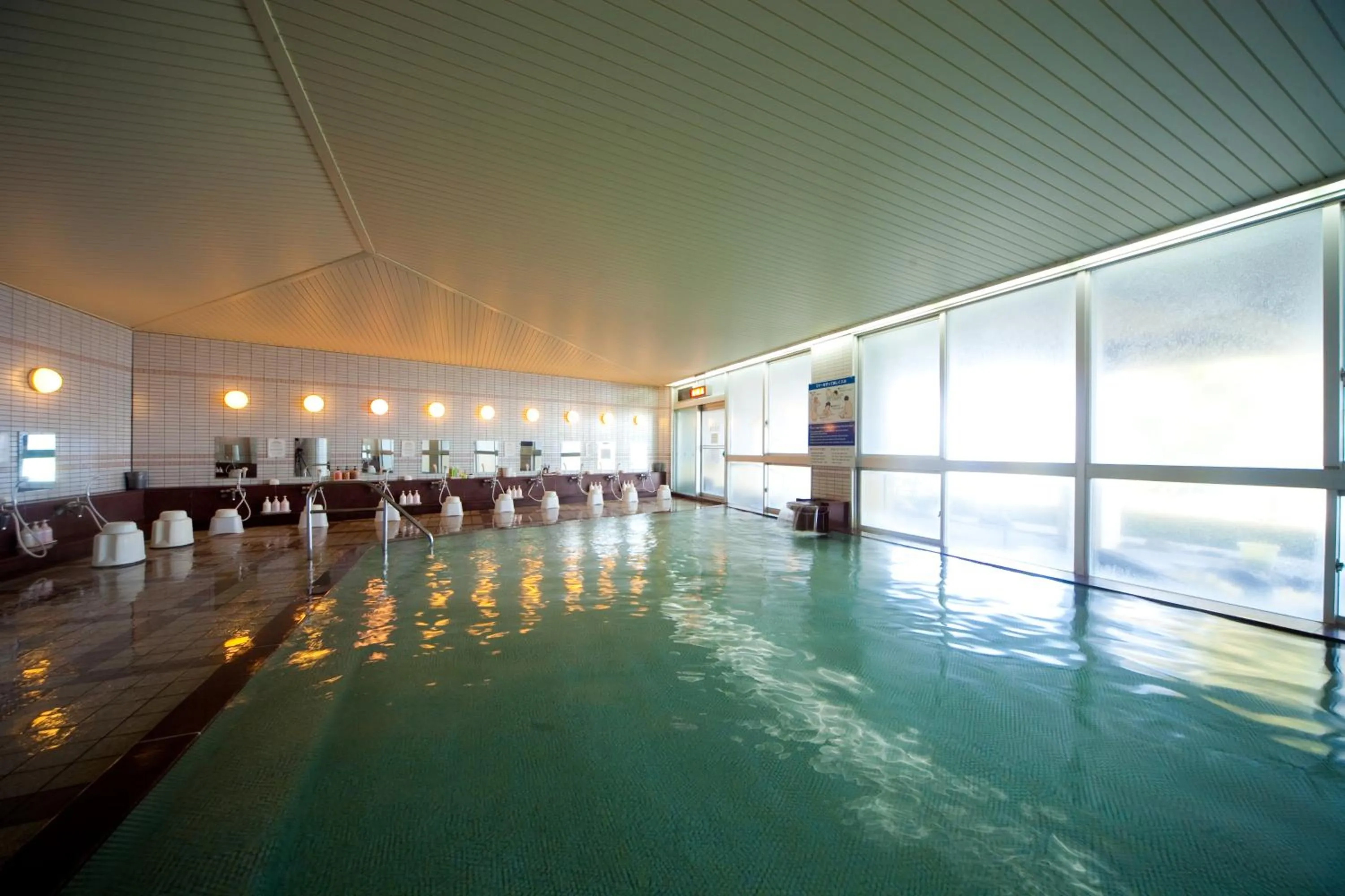 Hot Spring Bath, Swimming Pool in Beppuwan Royal Hotel