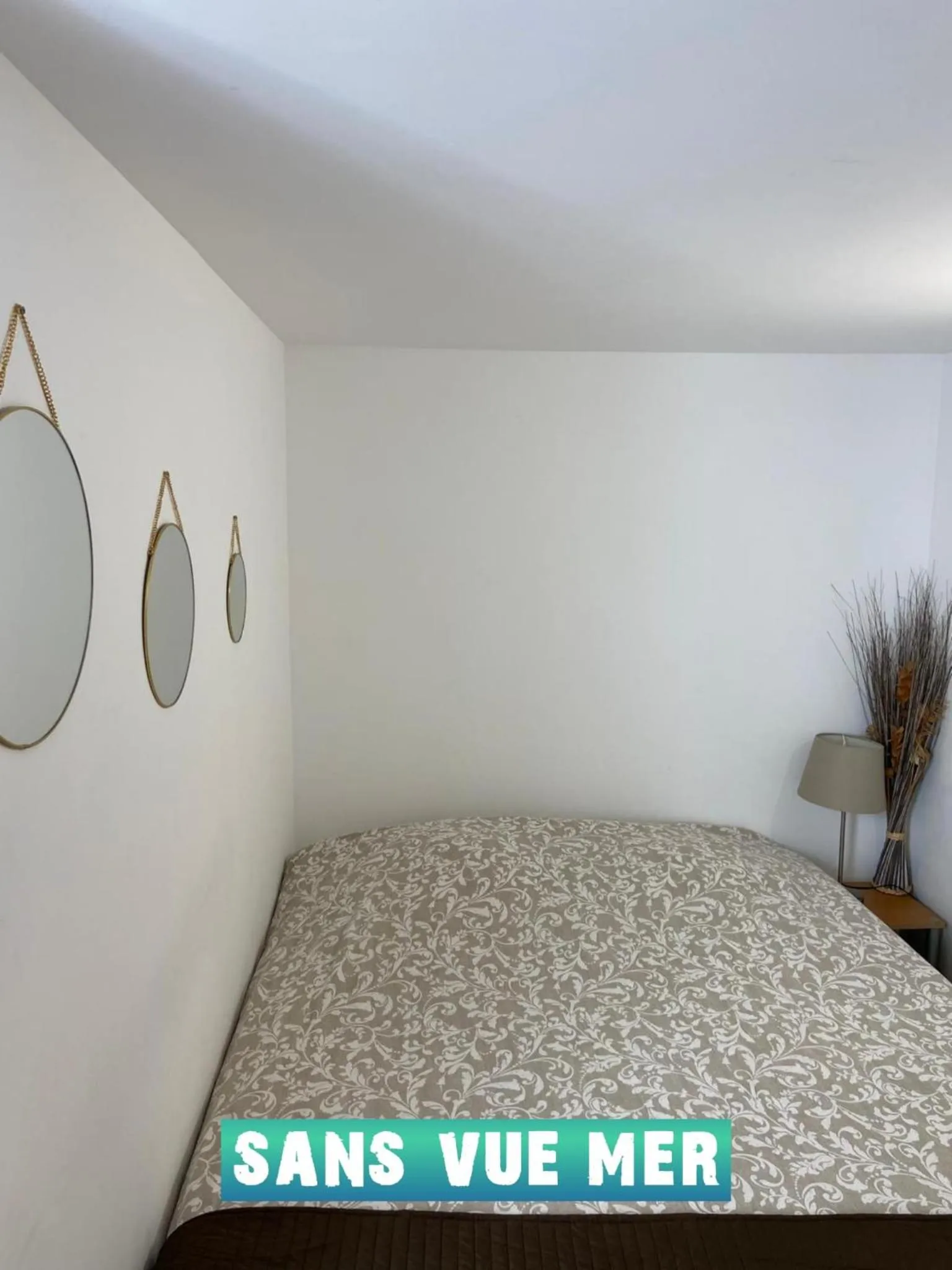 Bedroom, Bed in Stella Maris