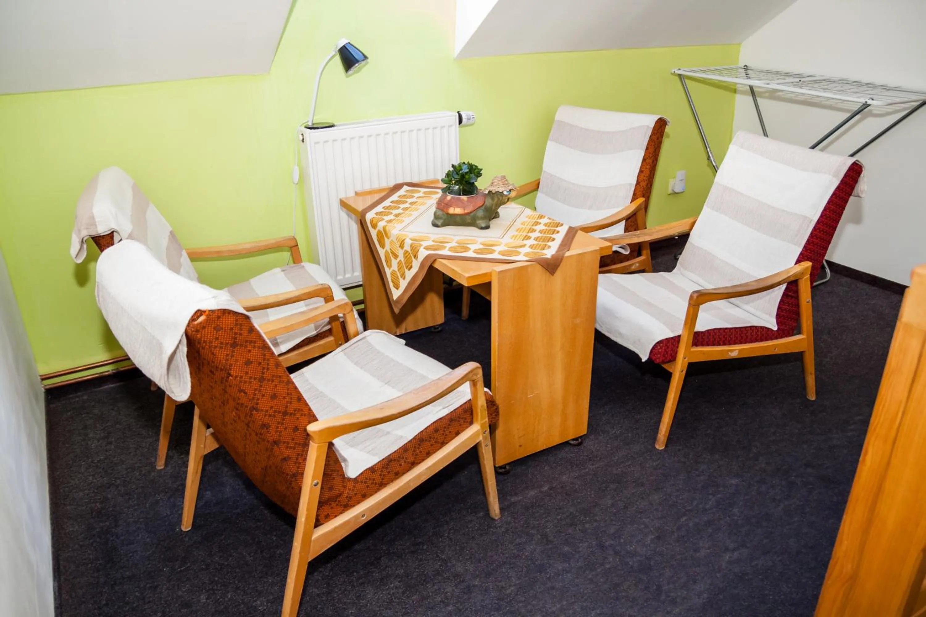 Communal lounge/ TV room in Turisticka ubytovna Cakle