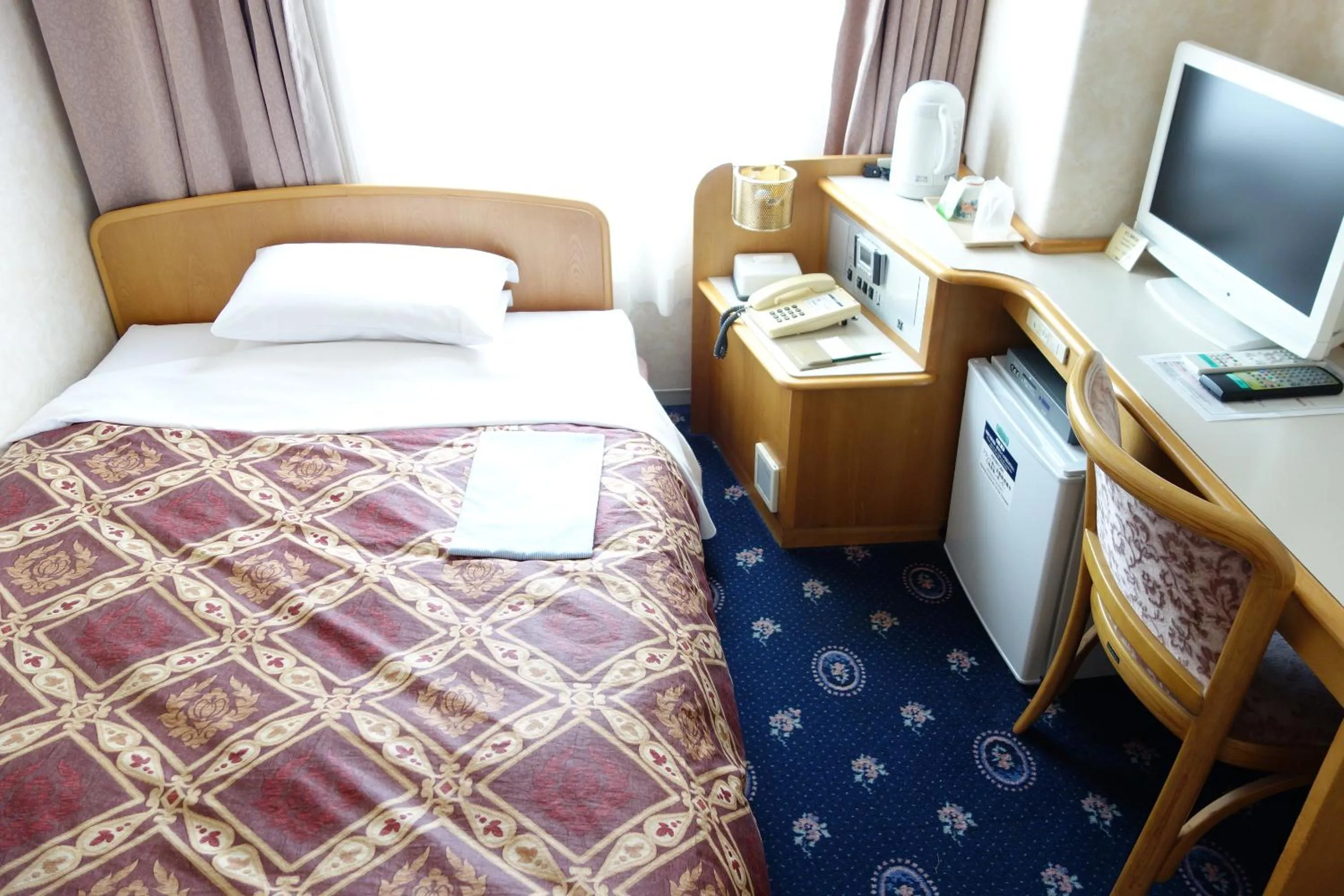 Bedroom, Bed in Hotel New Green Tsubame Sanjo