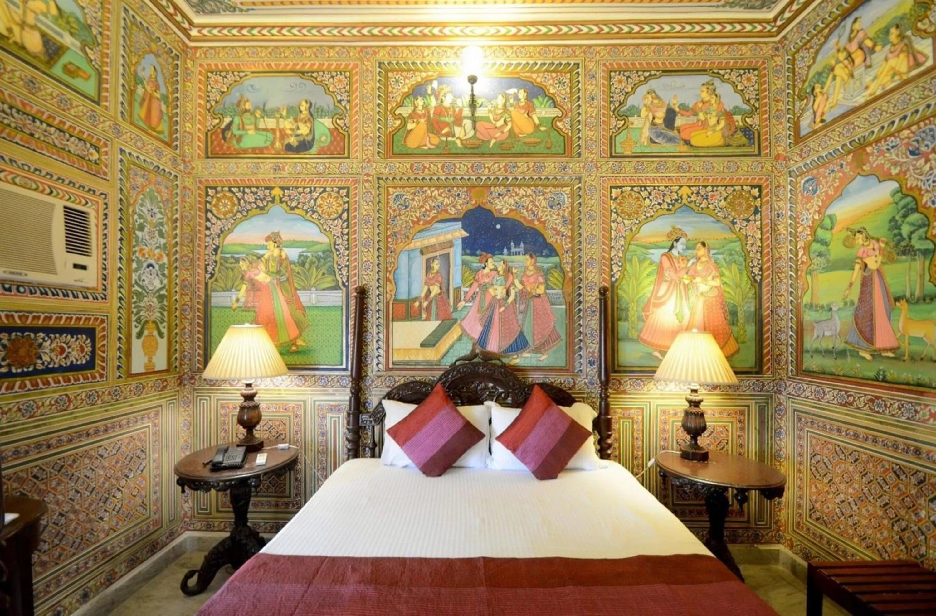 Bed in Hotel Heritage Mandawa