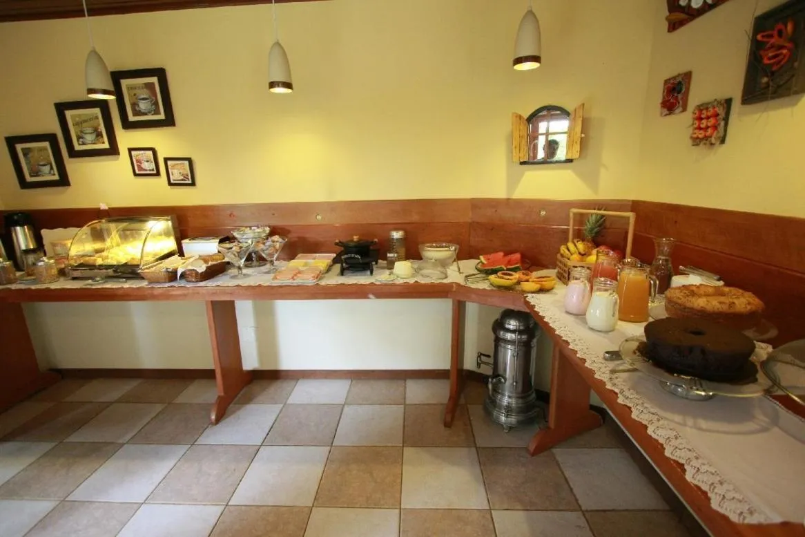 Restaurant/places to eat in Pousada Moryba