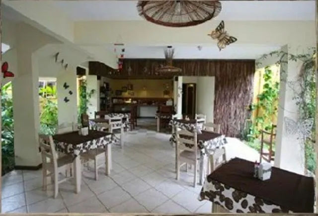 Restaurant/places to eat in Pousada Moryba