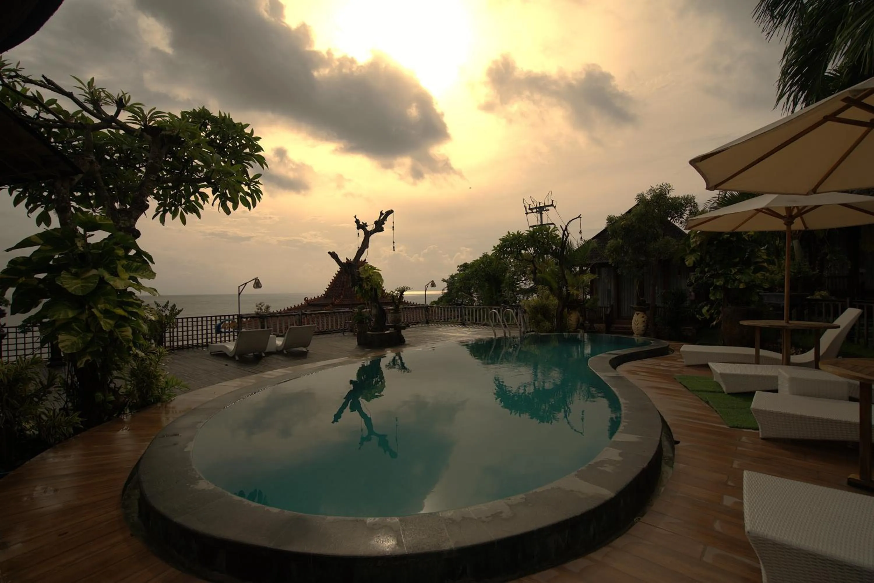 Natural landscape in Ocean Terrace Suite And Spa Luxury