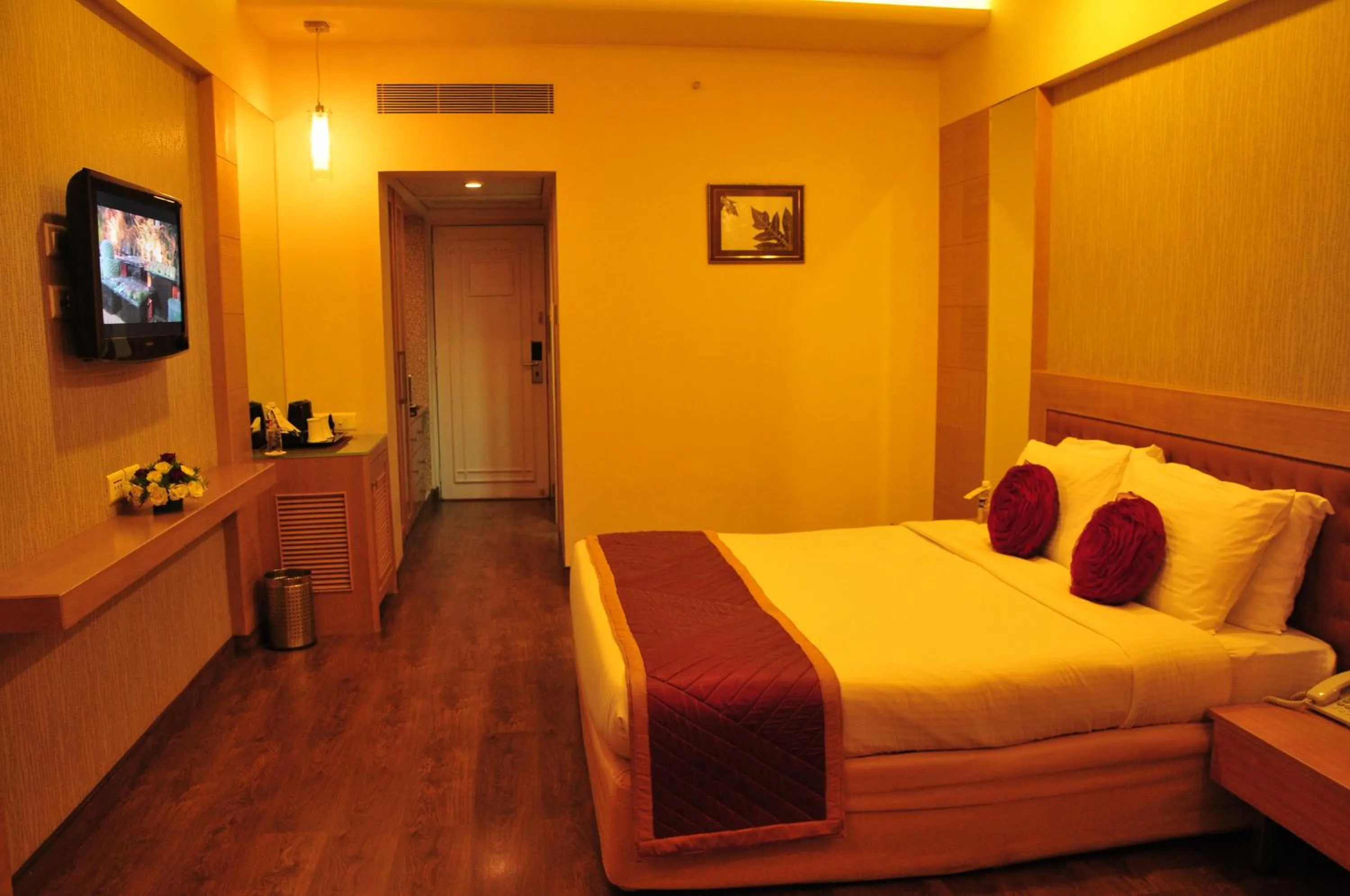 Bedroom, Bed in Ramoji Film City- Sitara Luxury Hotel