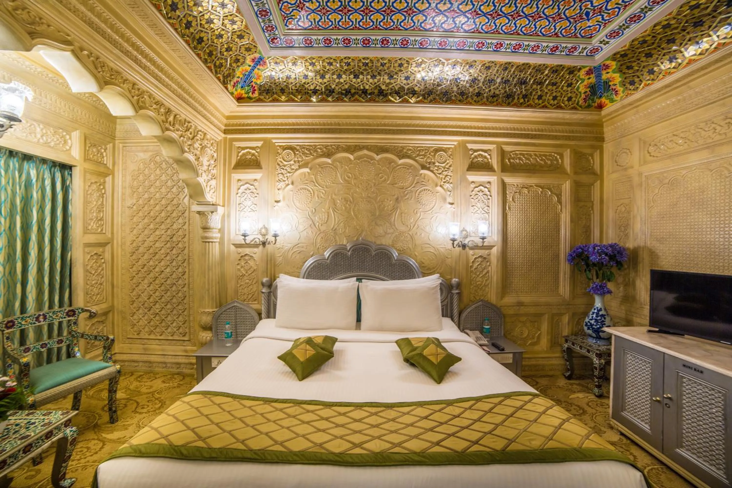 Bed in Ramoji Film City- Sitara Luxury Hotel