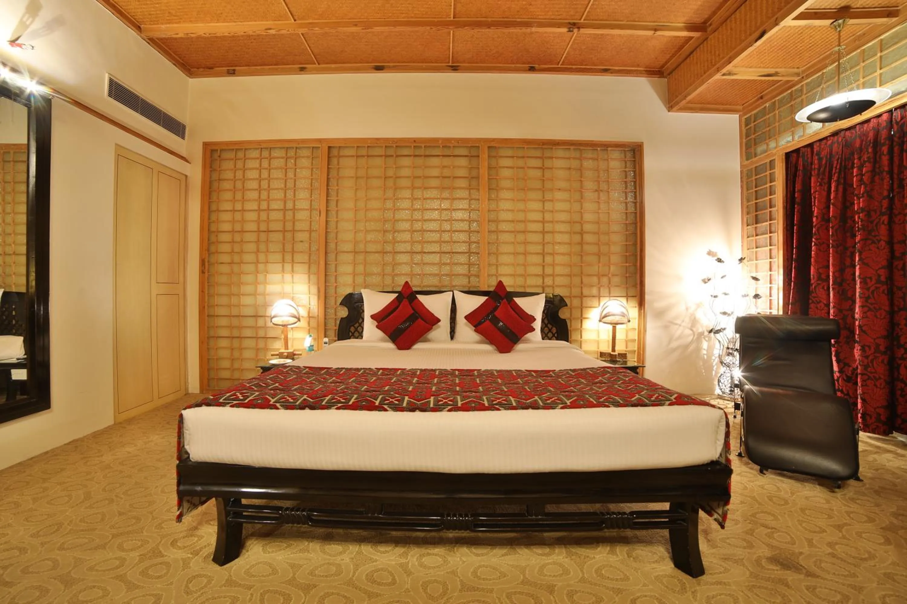 Bed in Ramoji Film City- Sitara Luxury Hotel