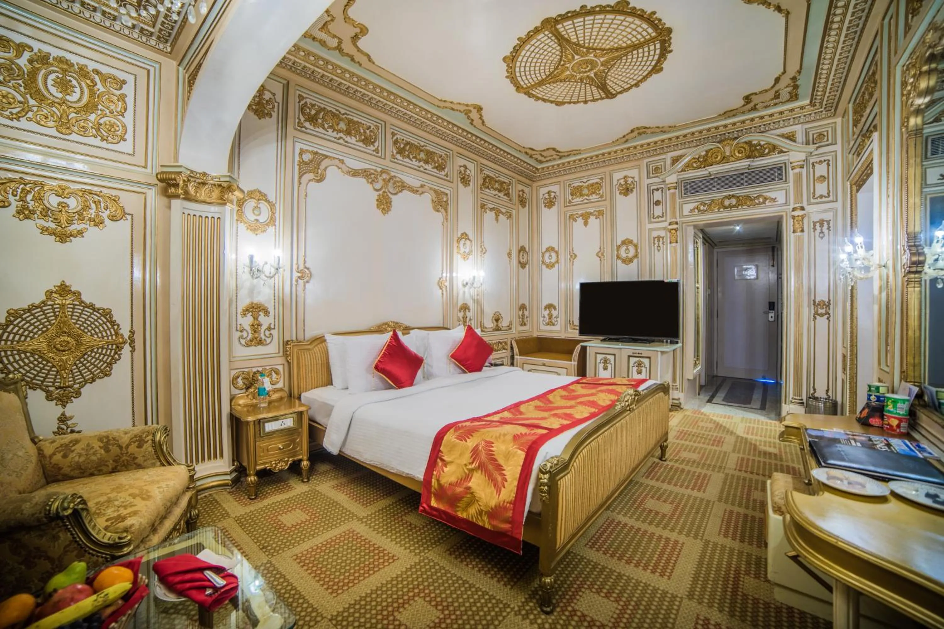 Bed in Ramoji Film City- Sitara Luxury Hotel