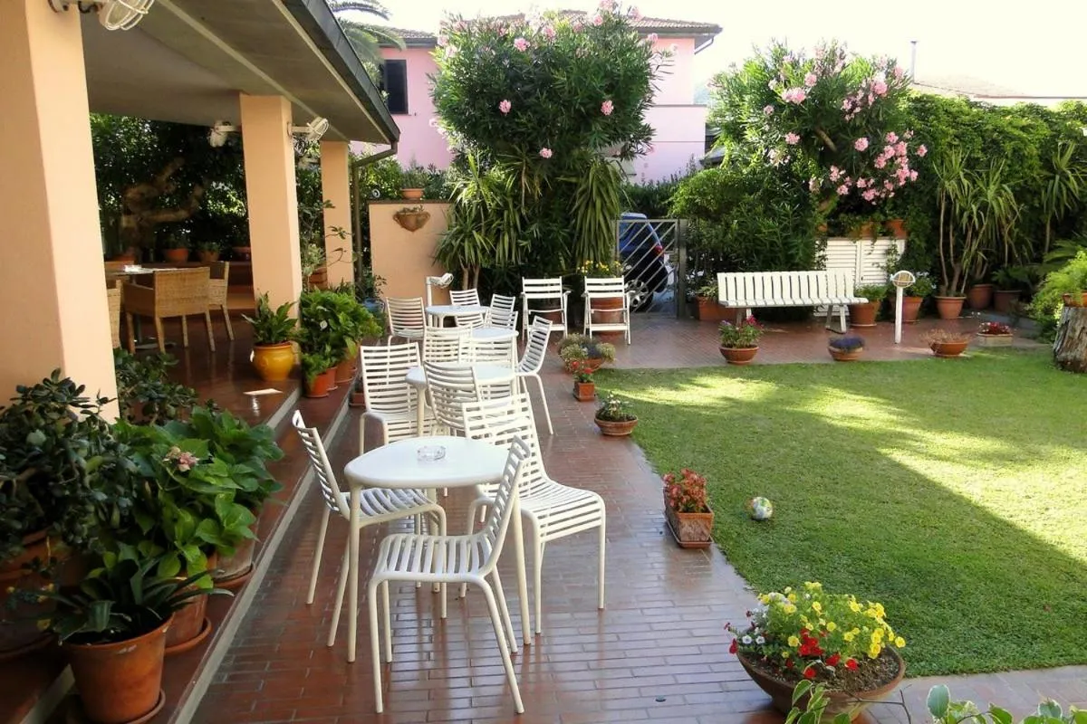 Patio in Hotel Sabrina