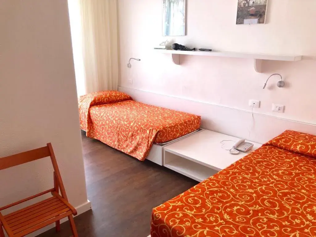 Standard Twin Room with Garden View - single occupancy in Hotel Sabrina Standard Twin Room with Garden View - single occupancy in Hotel Sabrina