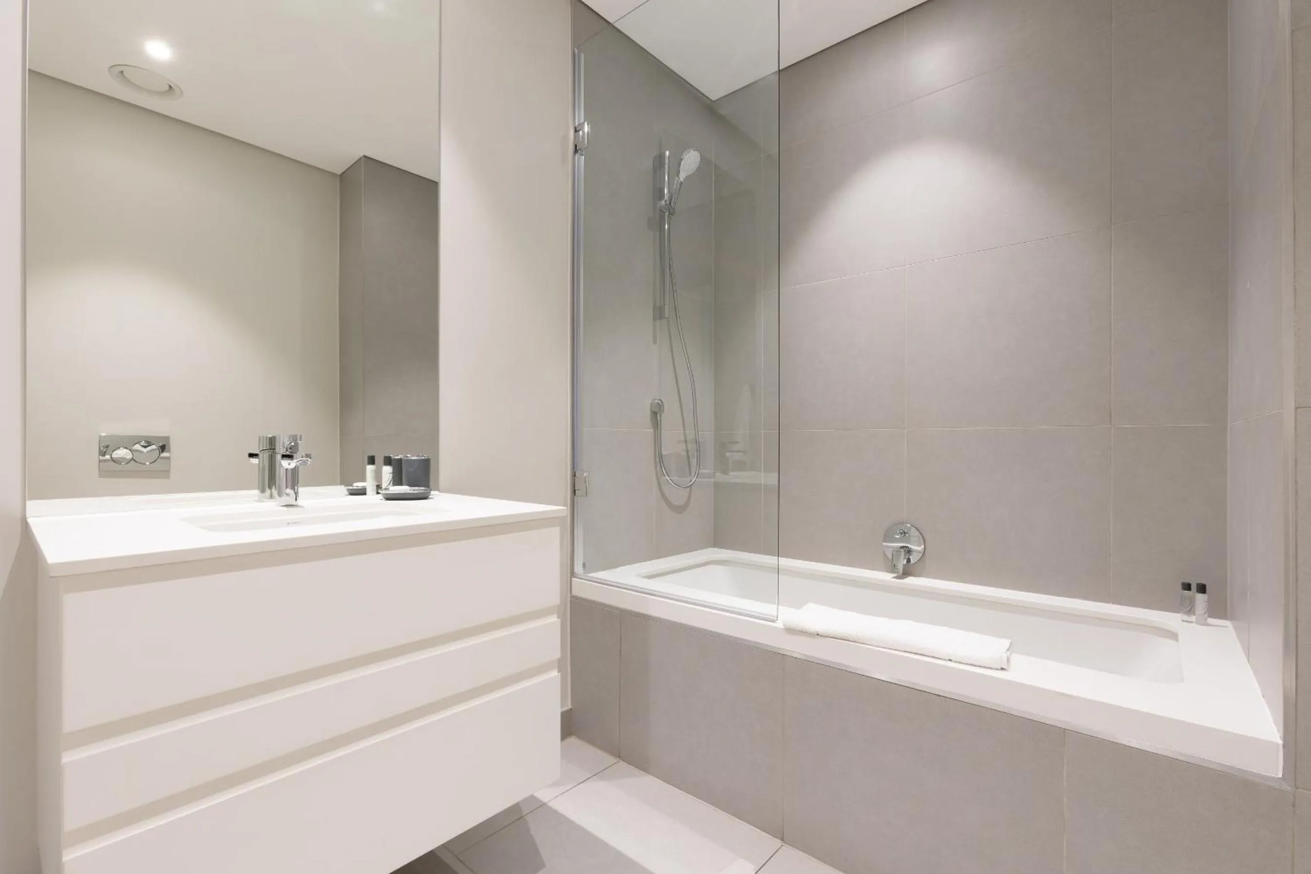 Axis Luxury Apartments by Century City Hotels