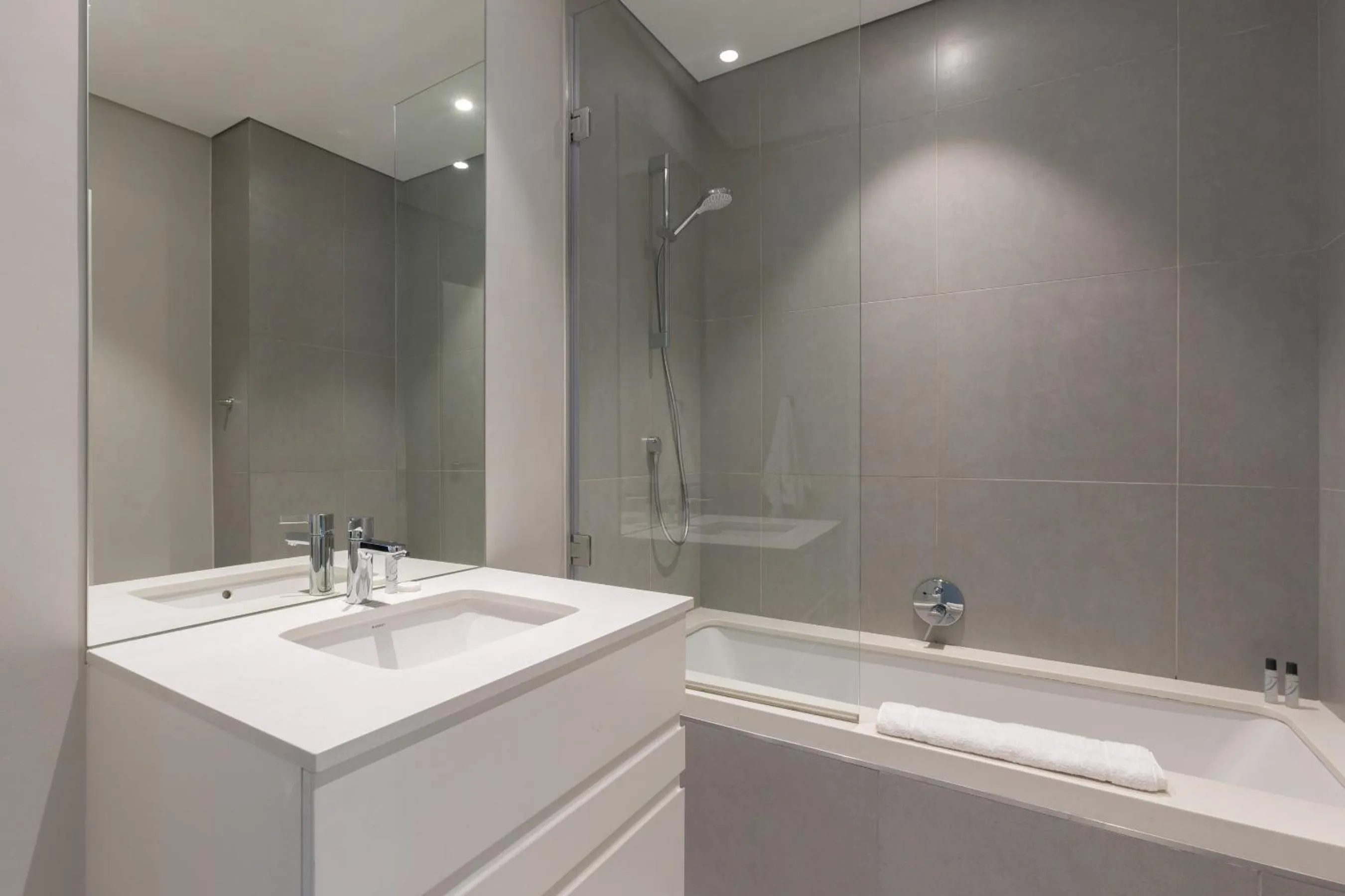 Axis Luxury Apartments by Century City Hotels