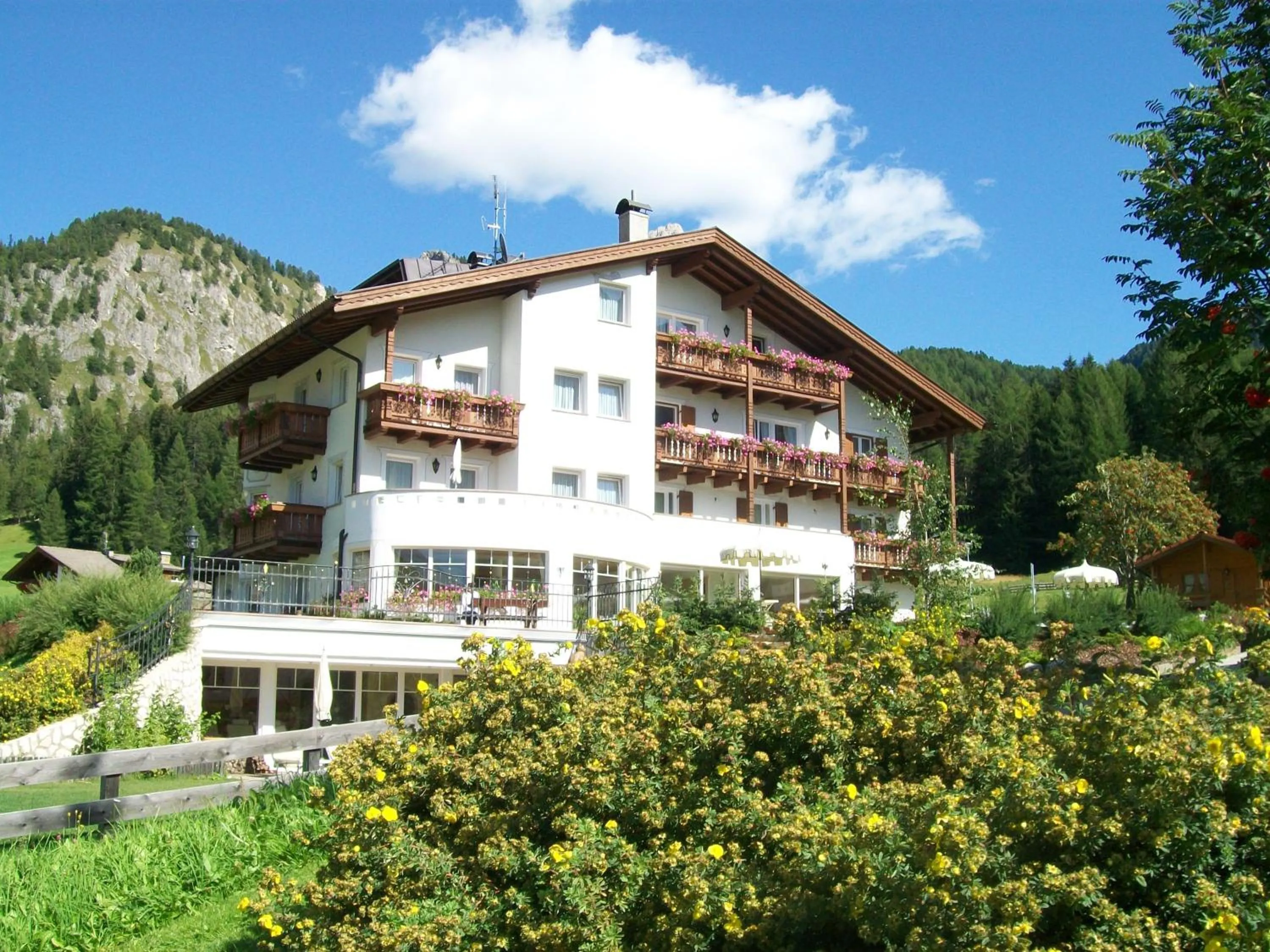 Property building in Garnì Villa Erna