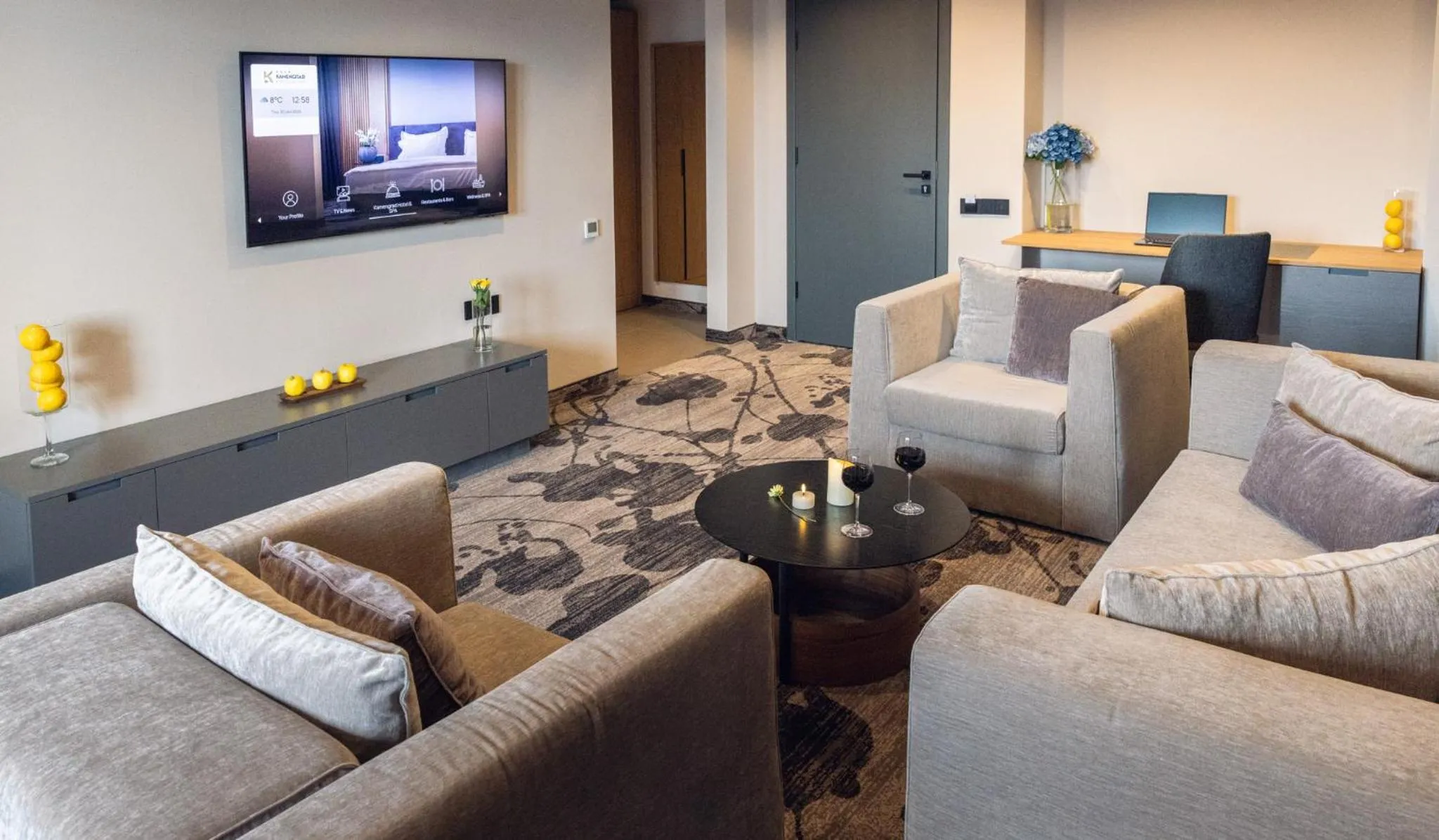 TV and multimedia in Kamengrad Hotel & SPA