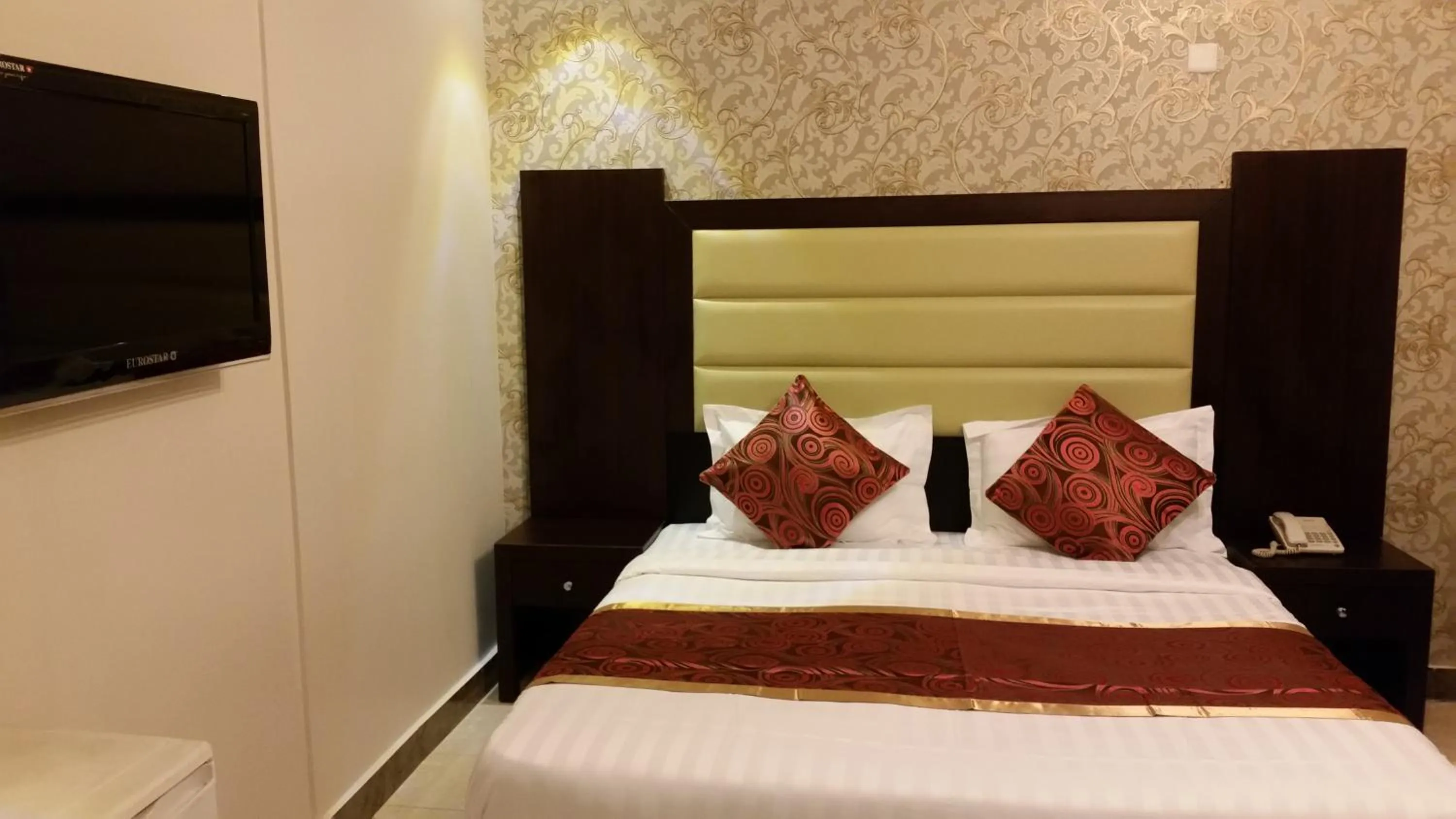 Photo of the whole room, Bed in Mkani Apartment