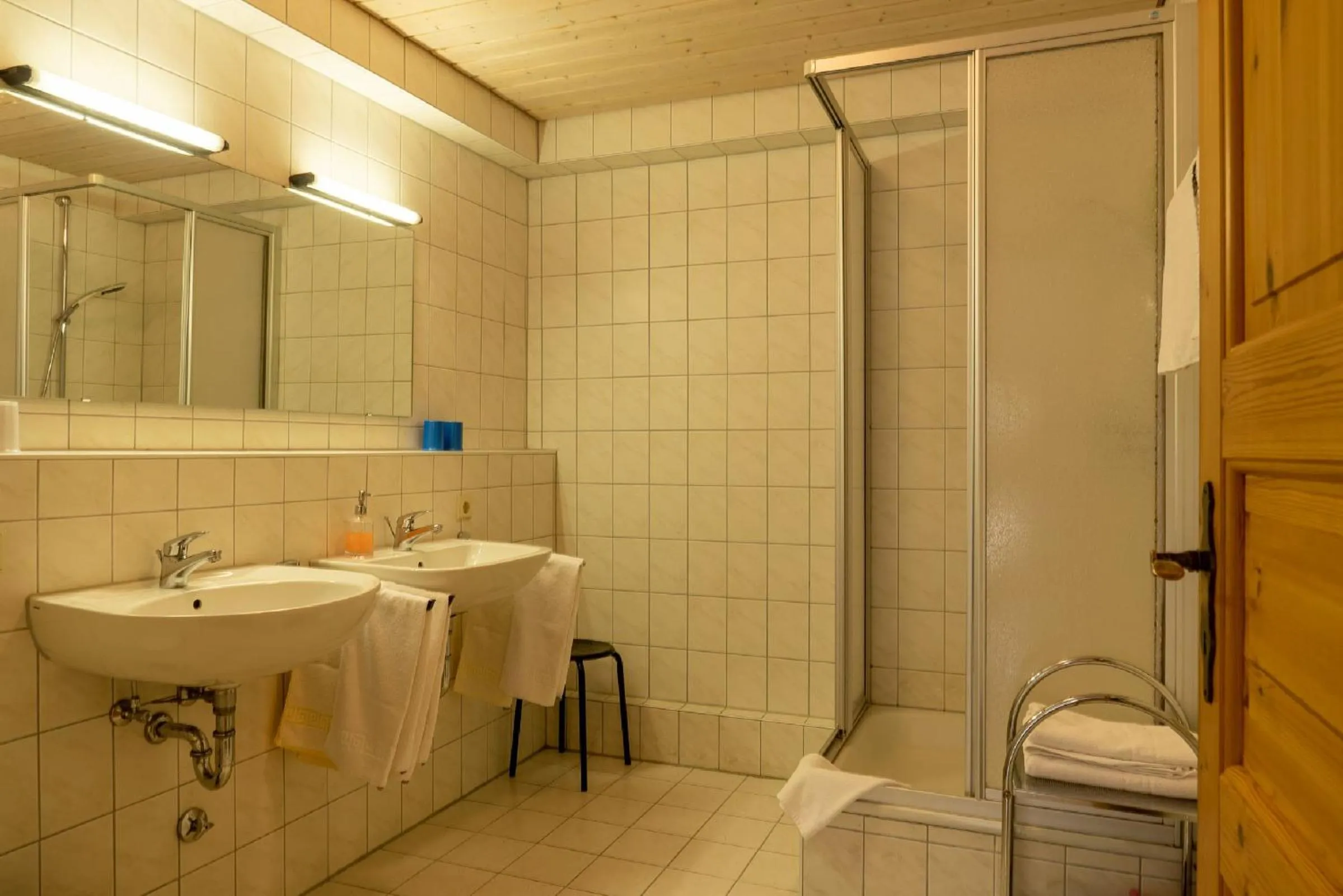 Bathroom in Gästehaus Kaltenbach