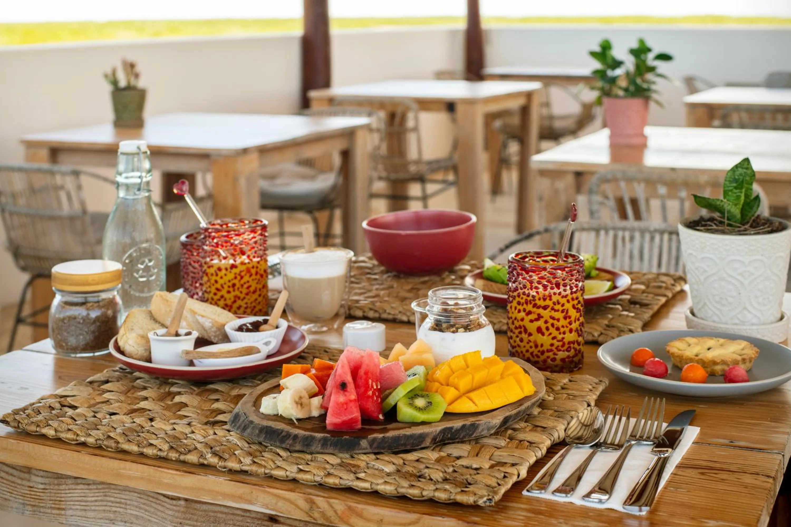 Breakfast in El Corazón Boutique Hotel - Adults Only with Beach Club pass included