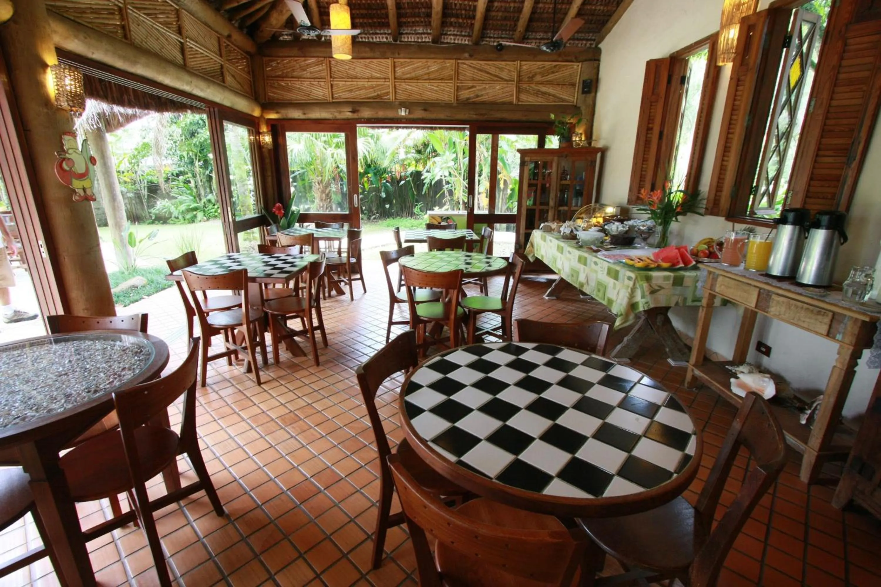 Restaurant/places to eat in Pousada Bico Verde