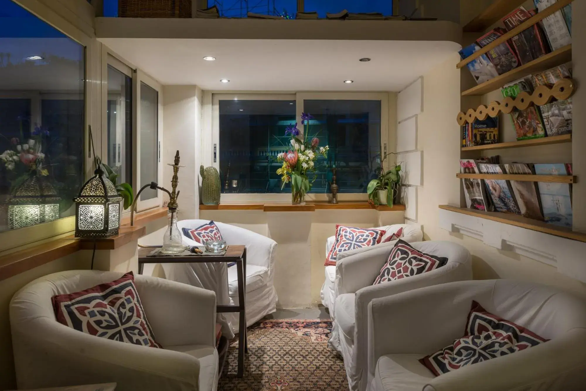 Lounge or bar in Palm Gallery Hotel Lounge or bar in Palm Gallery Hotel