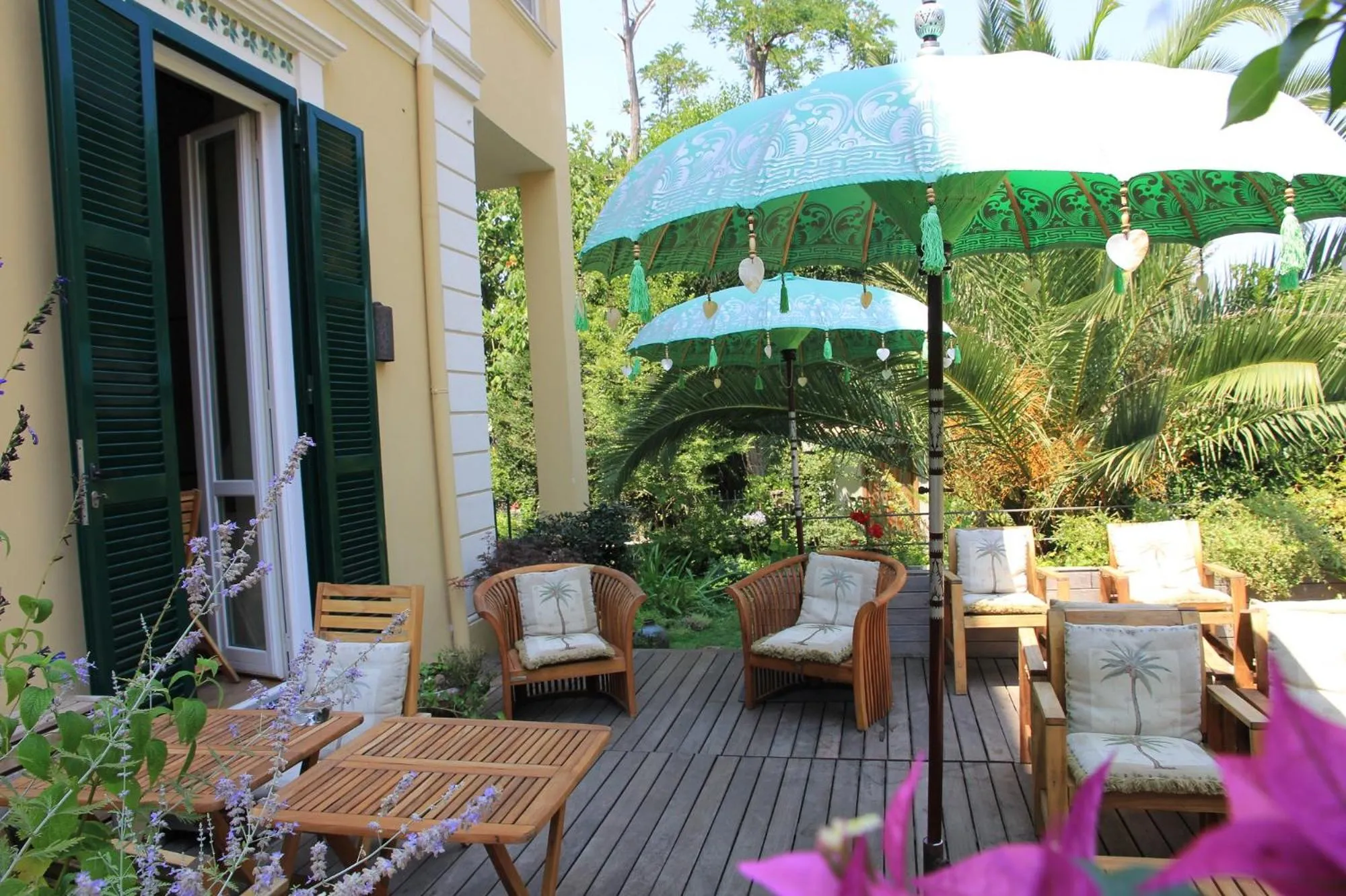 Balcony/Terrace in Palm Gallery Hotel