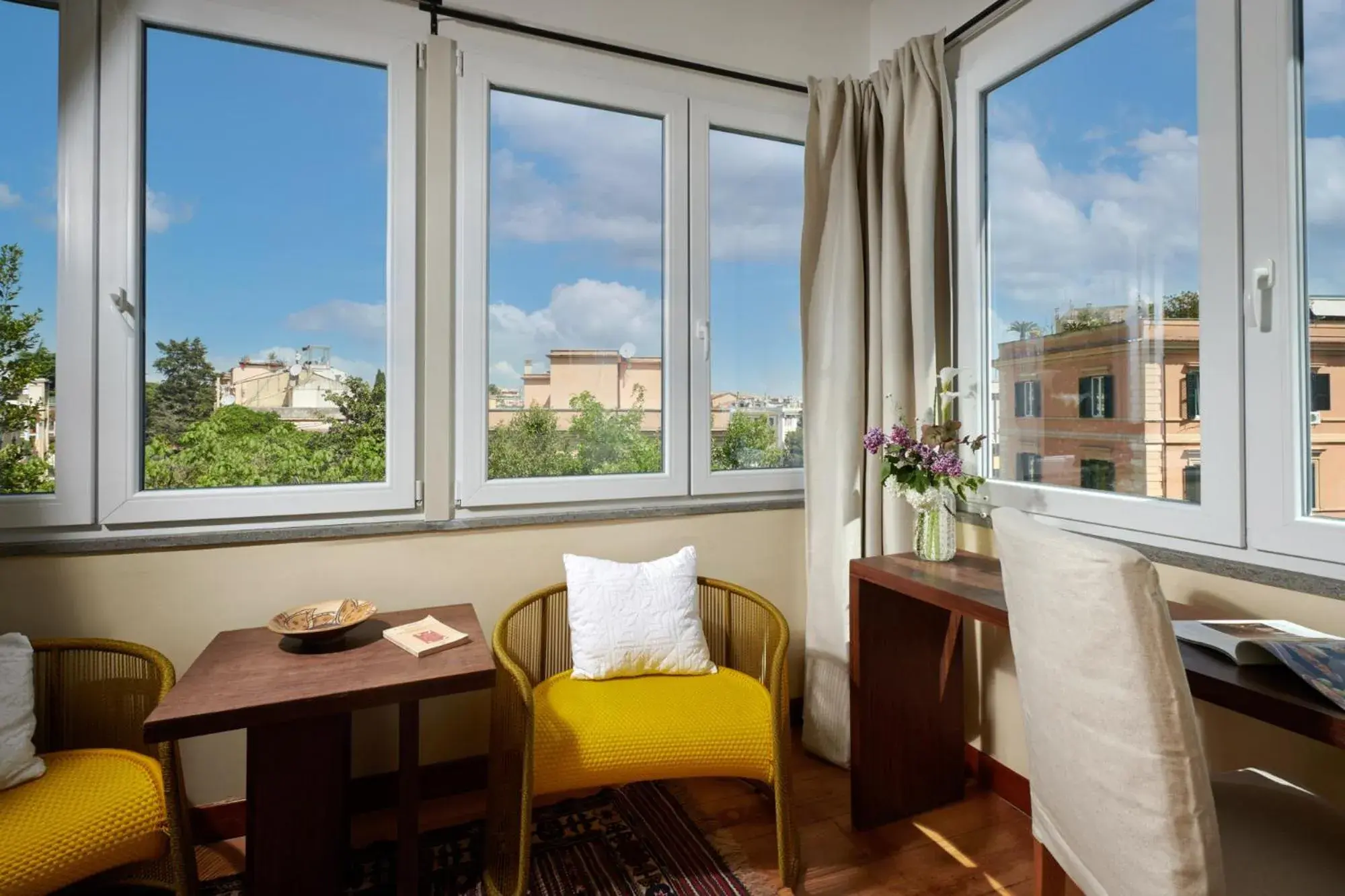 Double Room with Patio - single occupancy in Palm Gallery Hotel Double Room with Patio - single occupancy in Palm Gallery Hotel