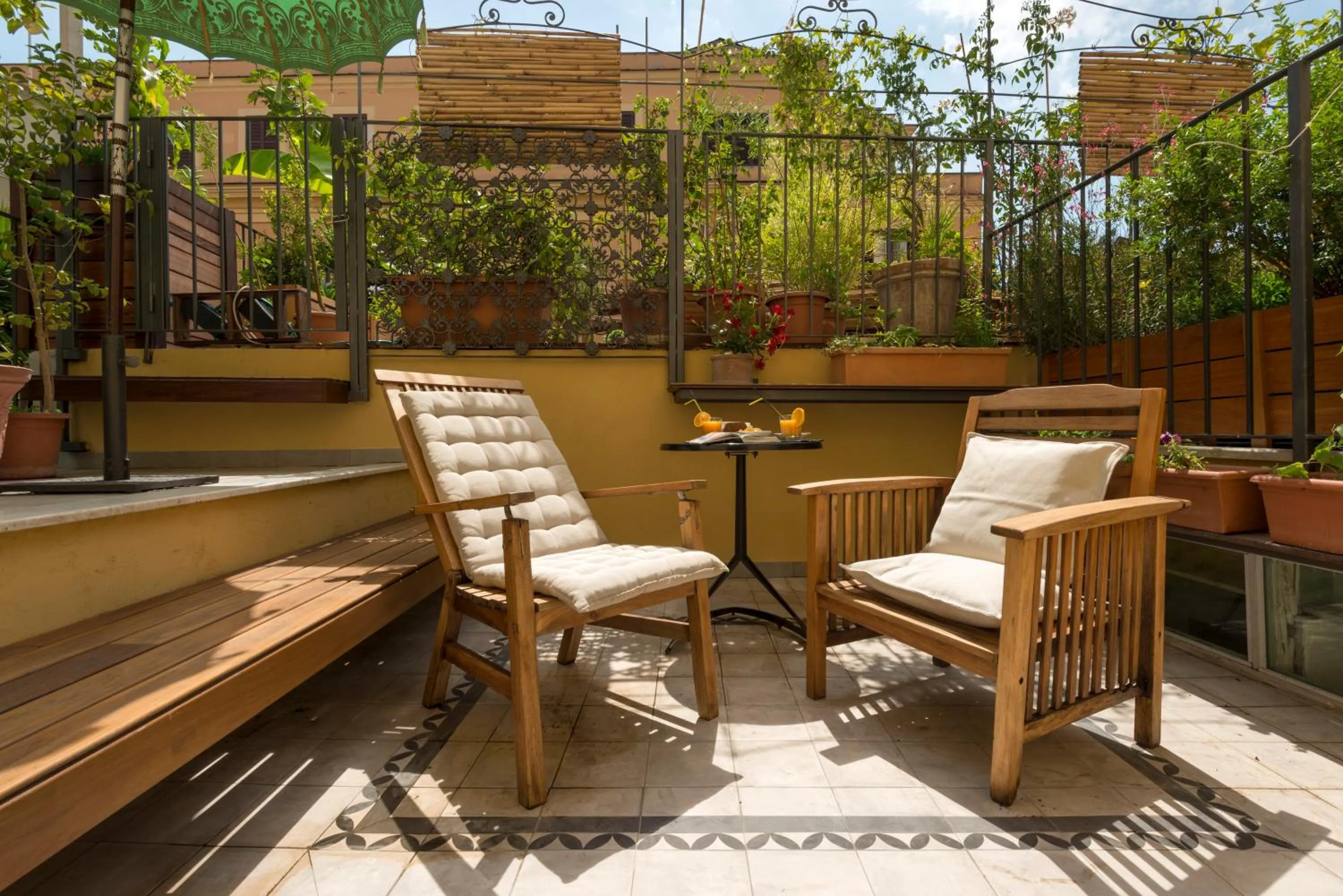 Balcony/Terrace in Palm Gallery Hotel