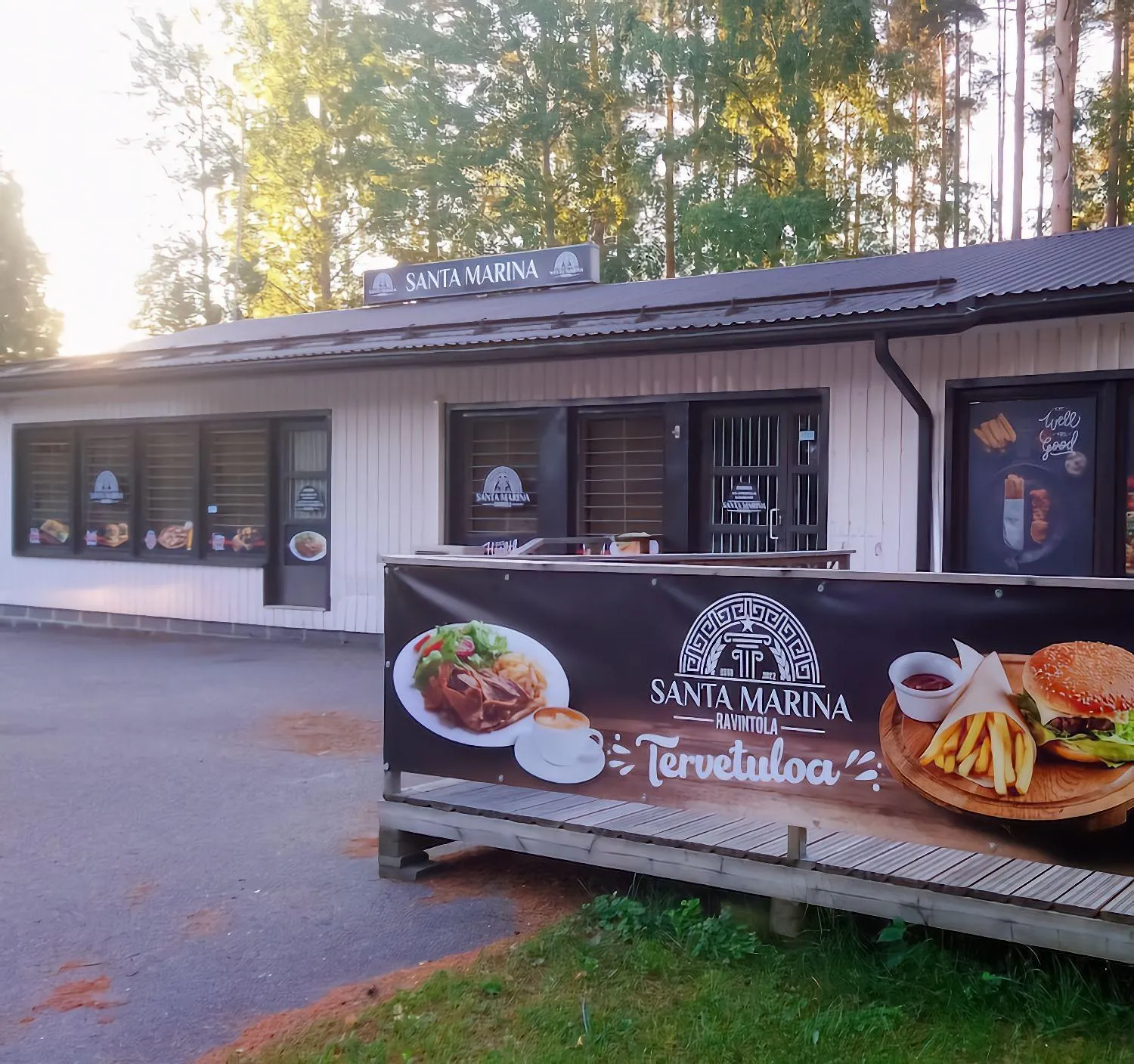 Restaurant/places to eat in 1-Bedroom Apartment with Sauna