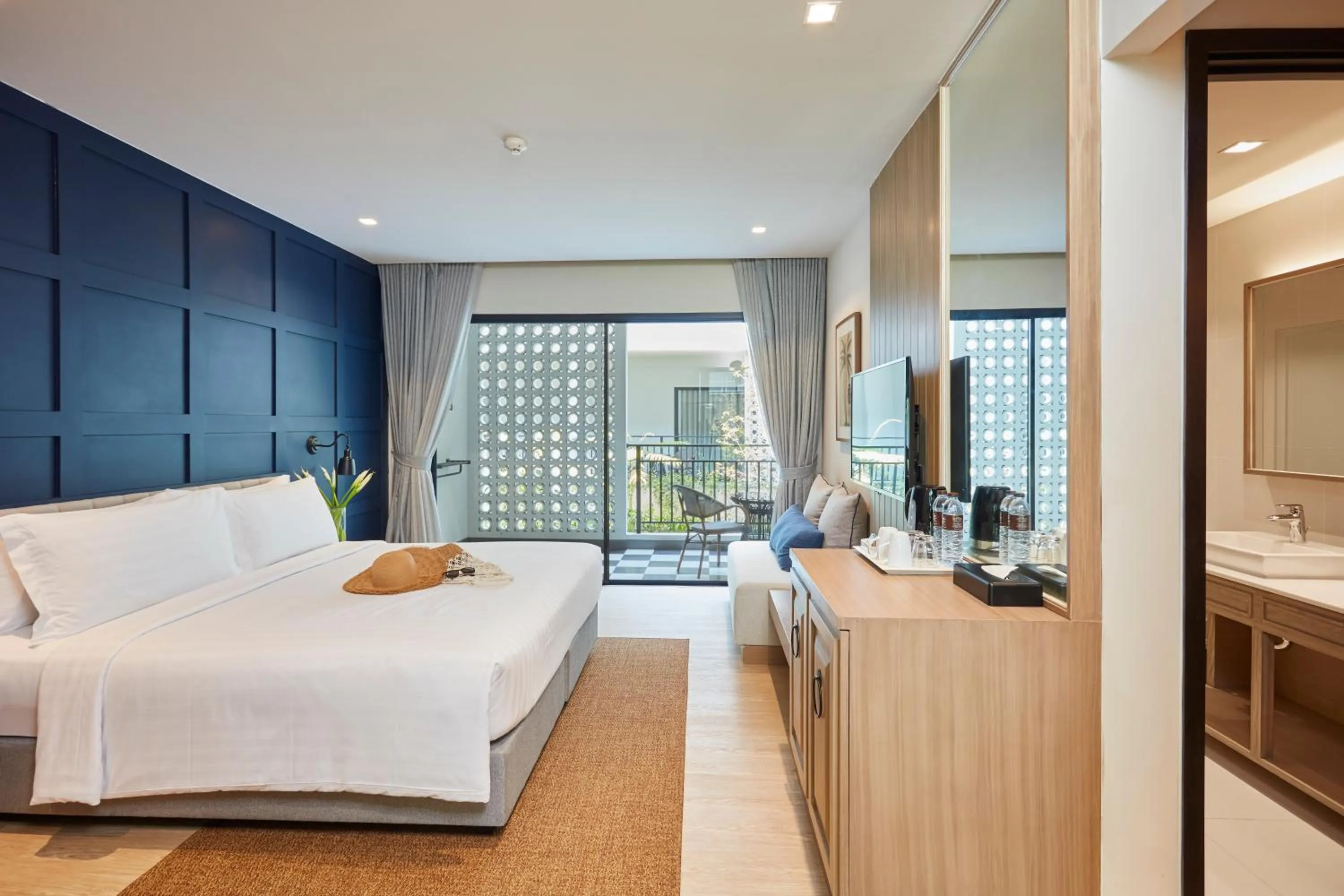 Bedroom, Bed in Health Land Resort & Spa