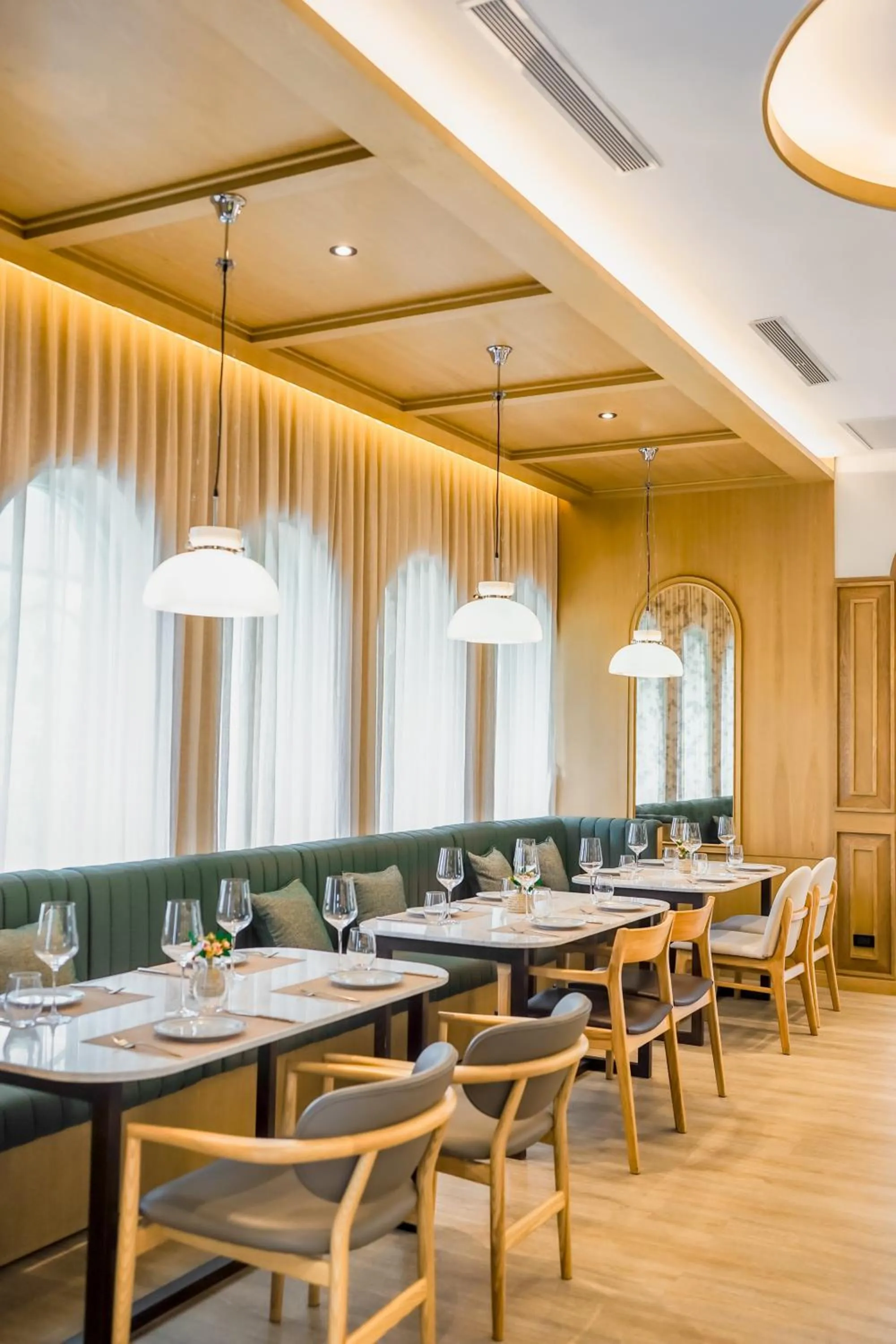 Restaurant/places to eat in Health Land Resort & Spa