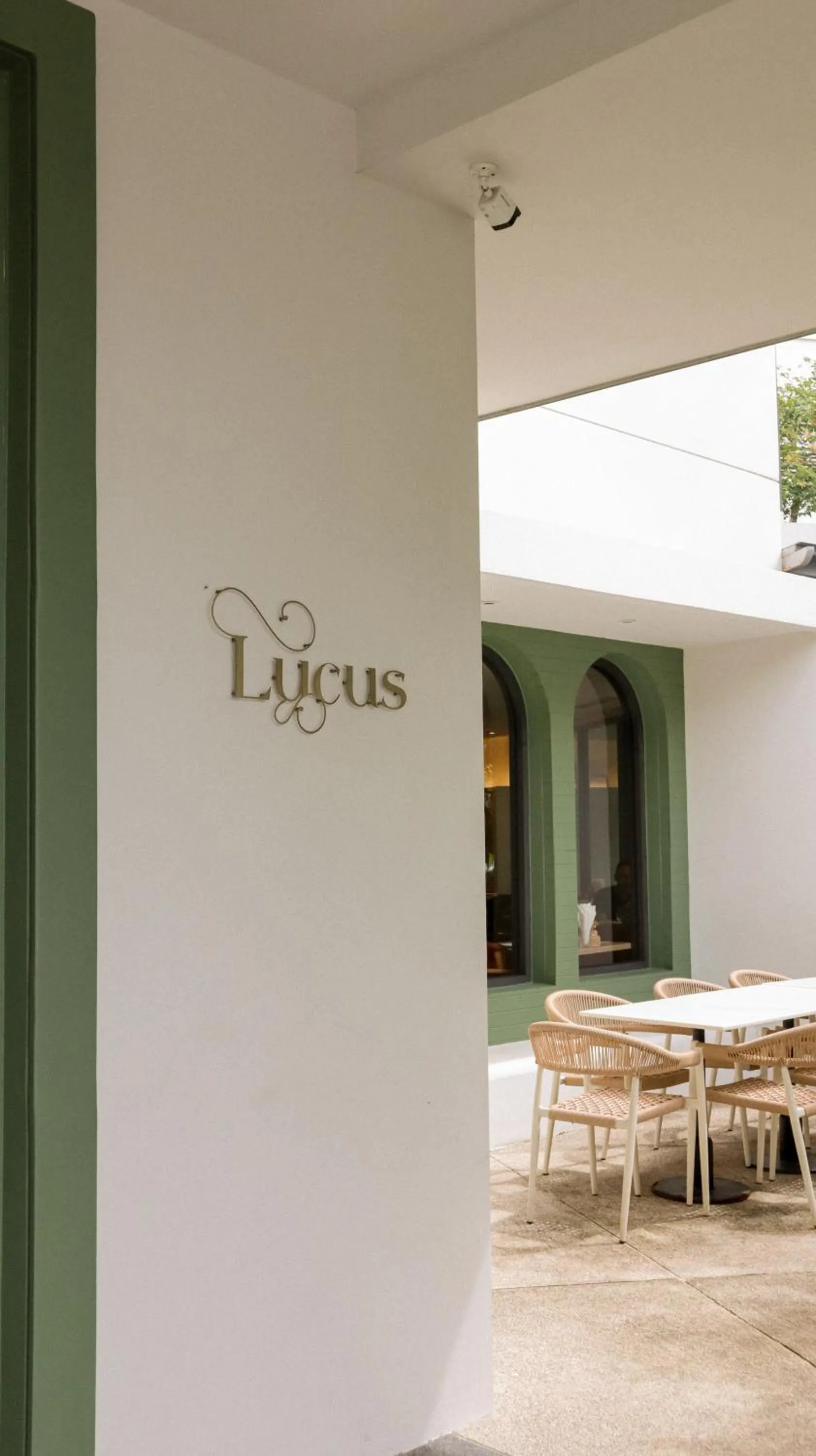 Restaurant/places to eat in Health Land Resort & Spa