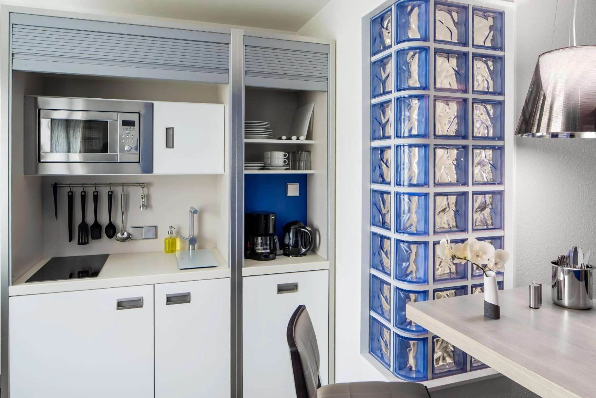 Kitchen or kitchenette in Hotel Global Inn