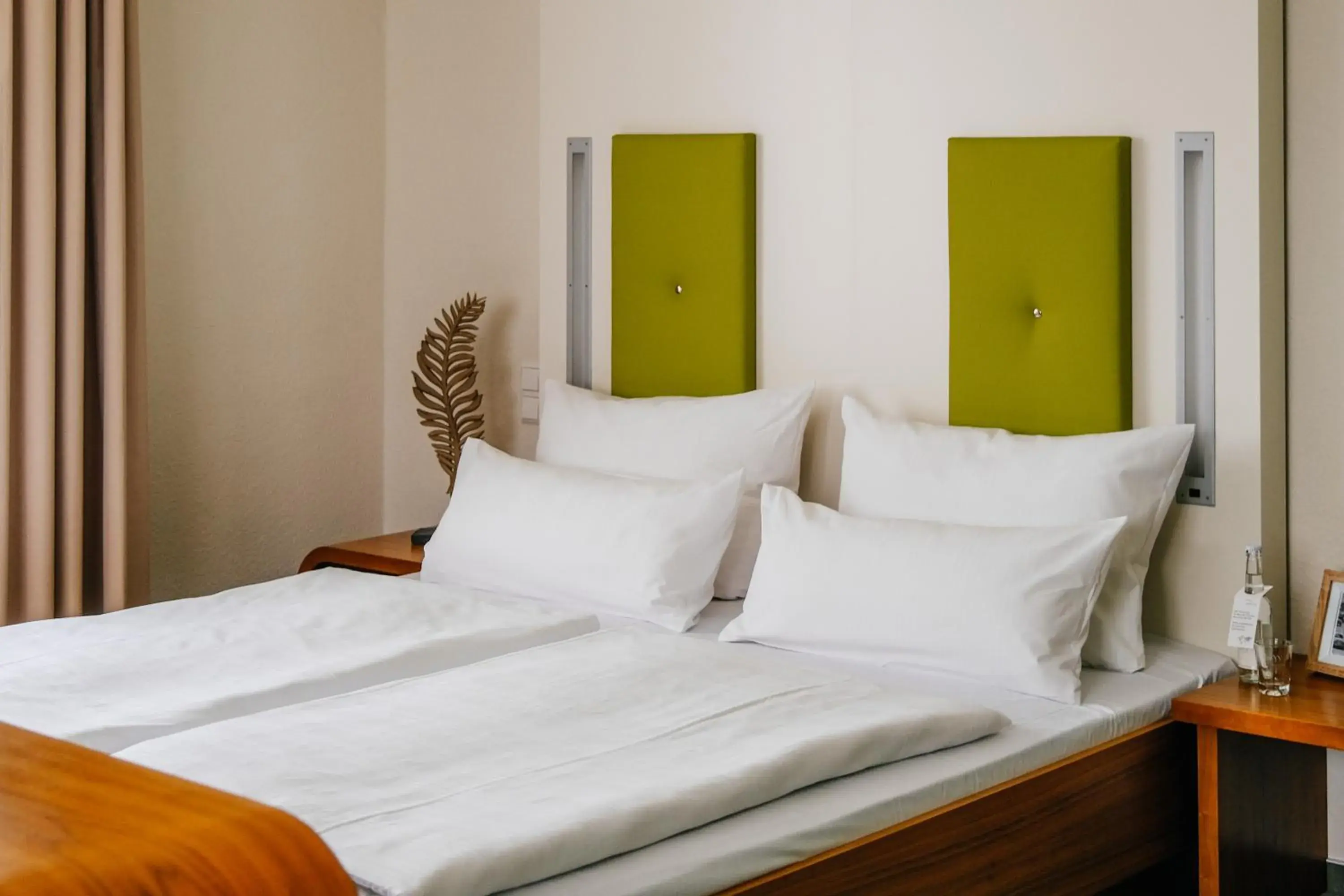 Superior Double Room in Hotel Global Inn Superior Double Room in Hotel Global Inn