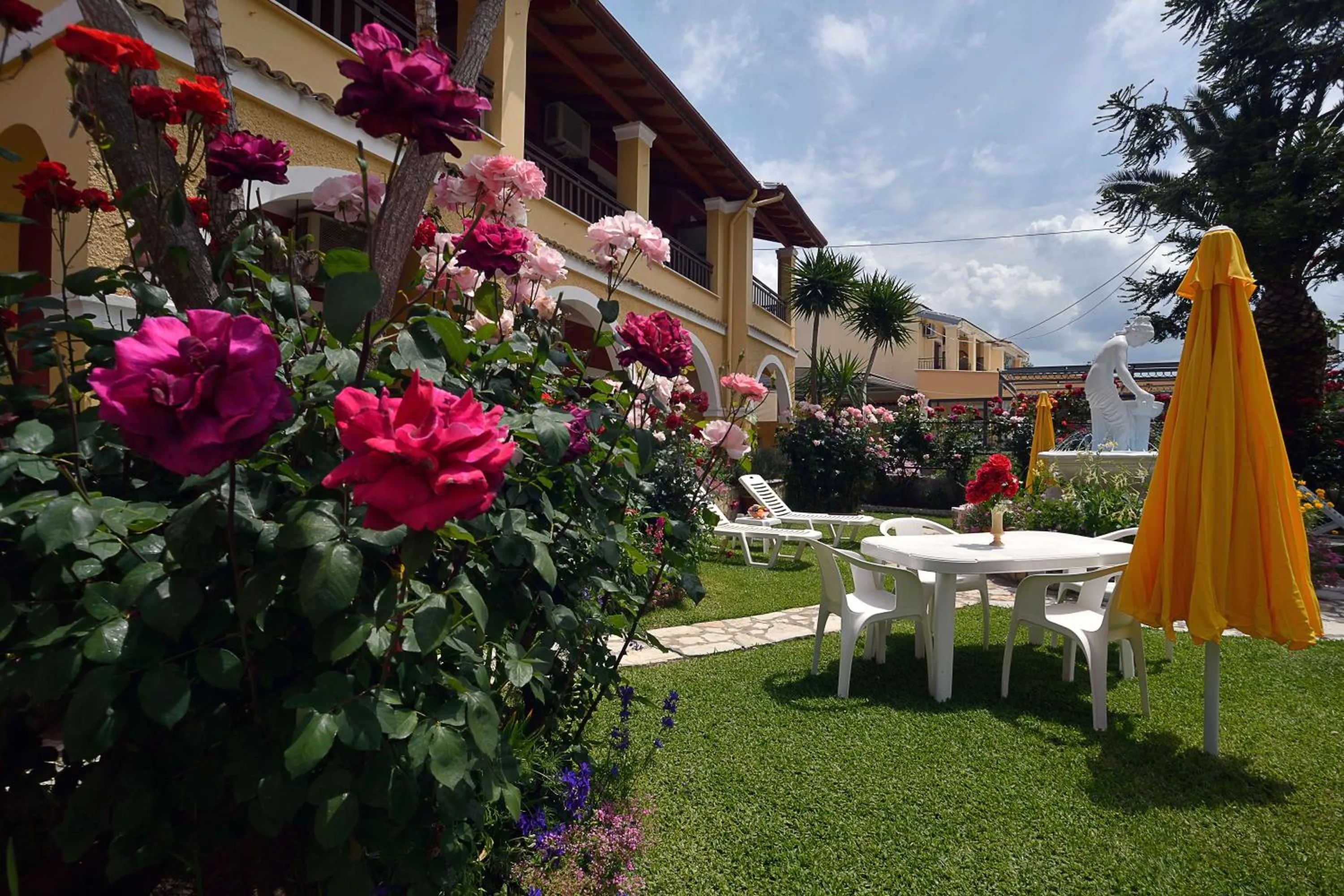 Day in Eleni Apartments