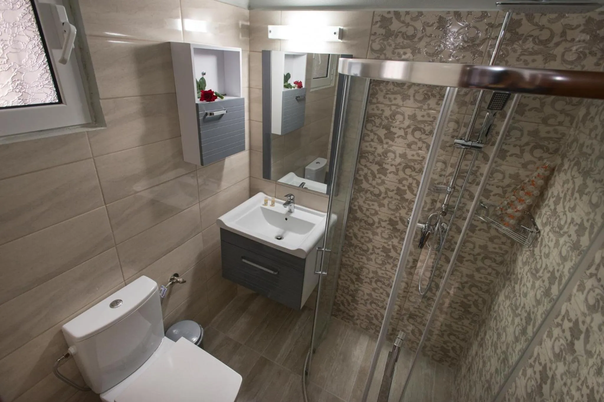 Eleni Apartments
