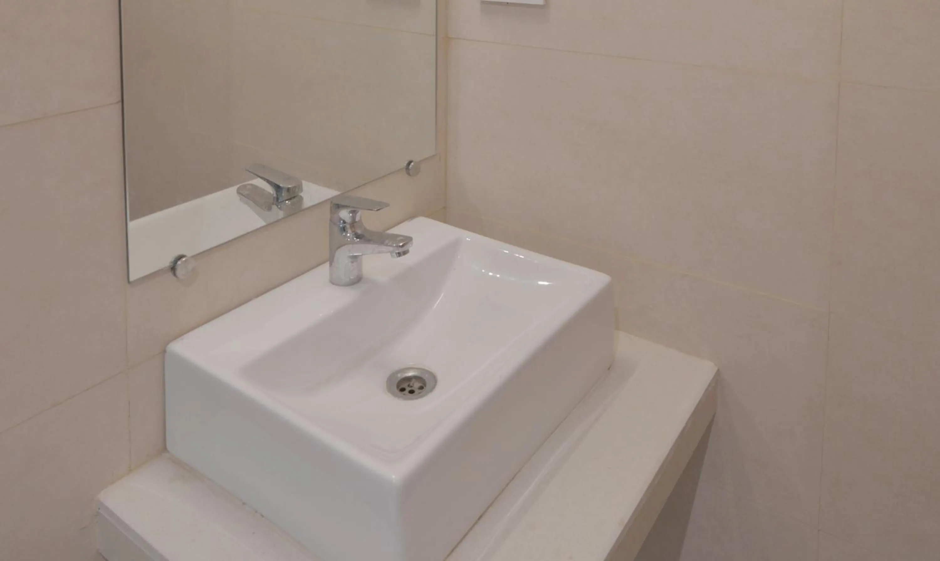 Bathroom in Hotel West Blue