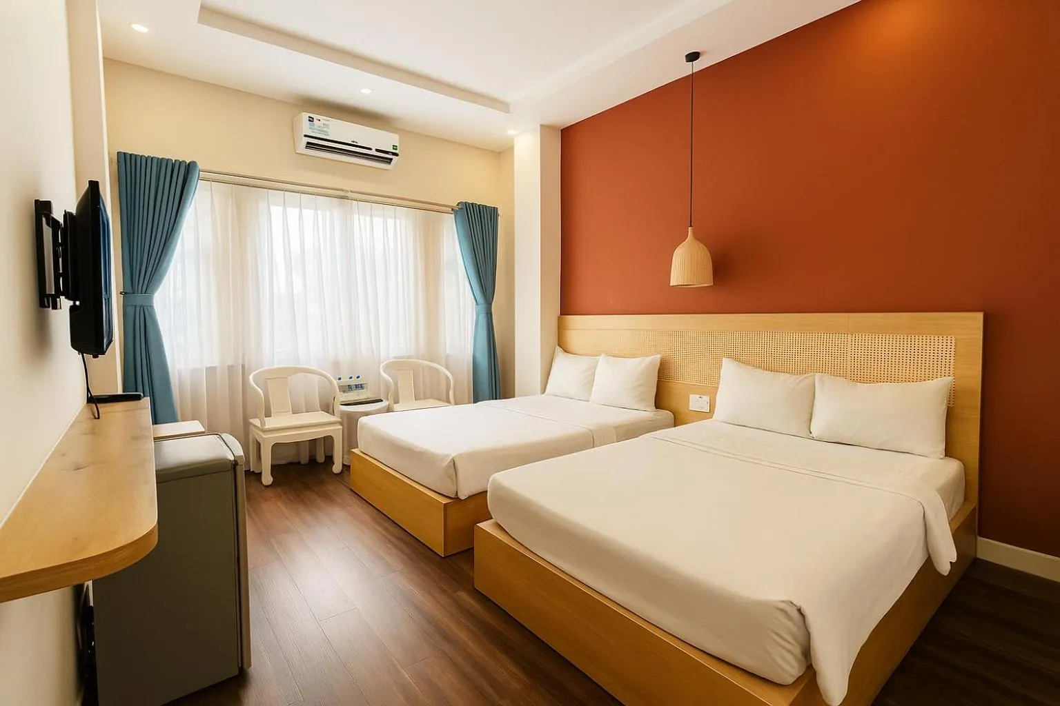 Photo of the whole room, Bed in Saigon Central Hotel